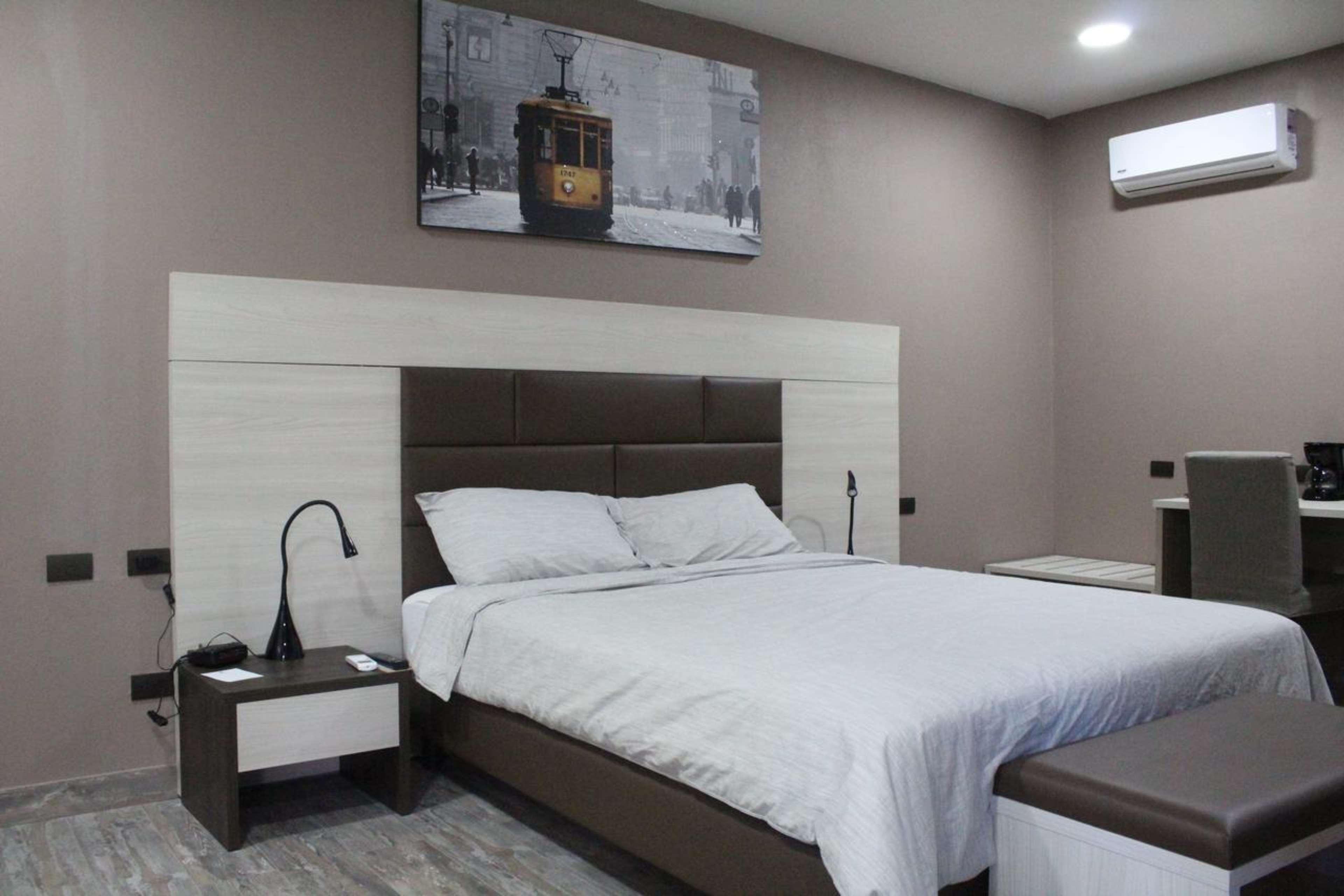 Double King Bed Non Smoking