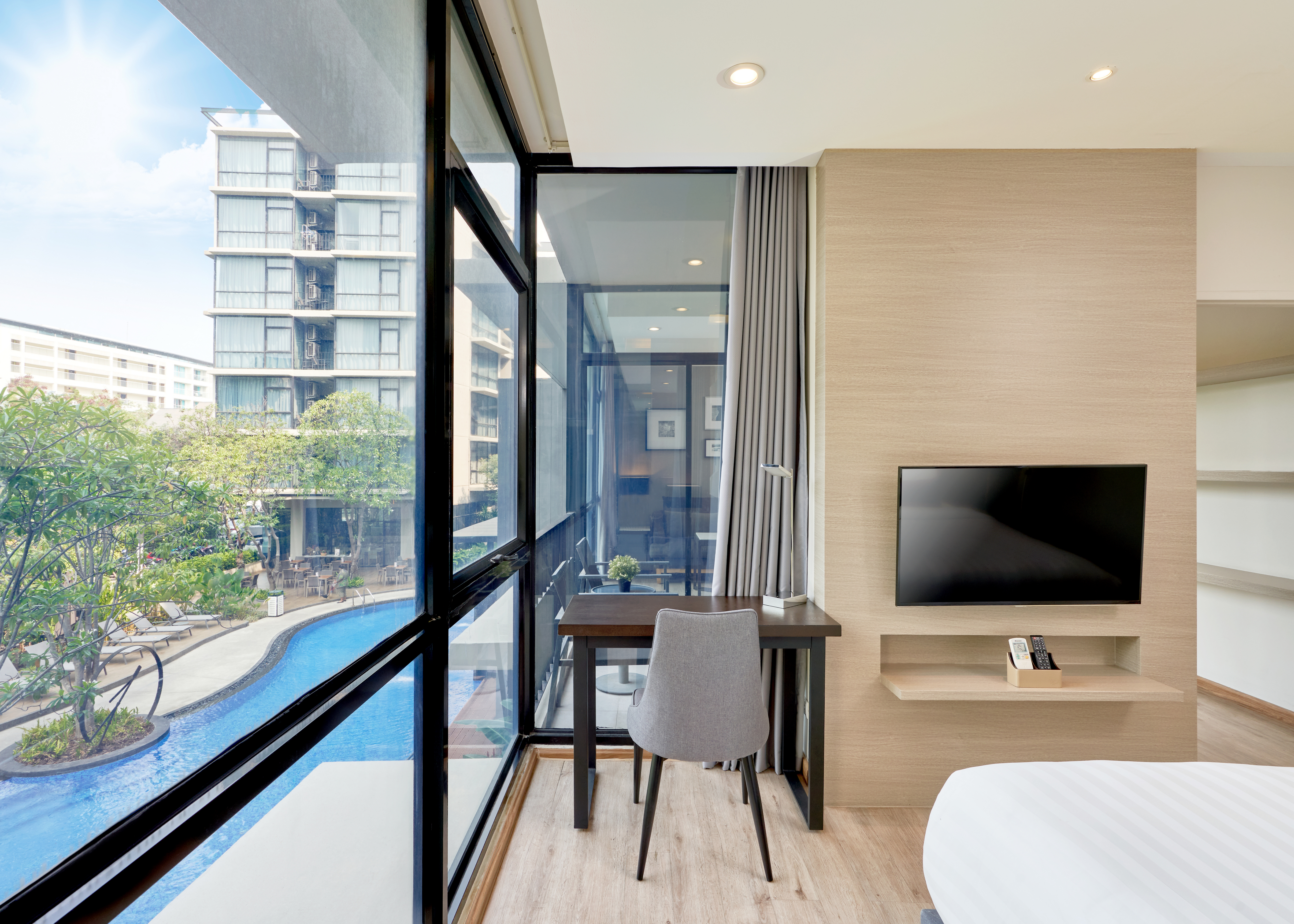 Suite Pool View One Bedroom