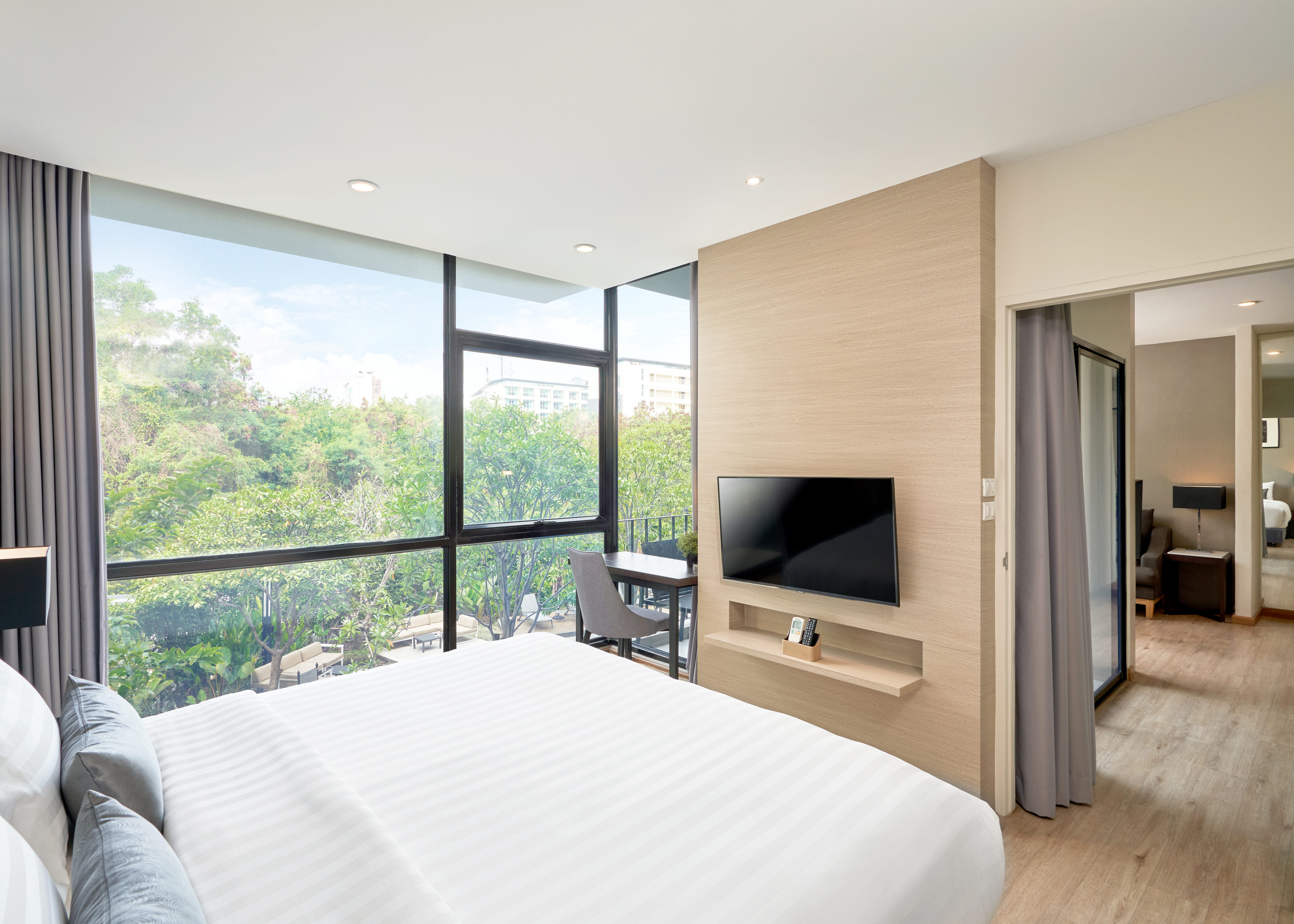 Suite Pool View One Bedroom