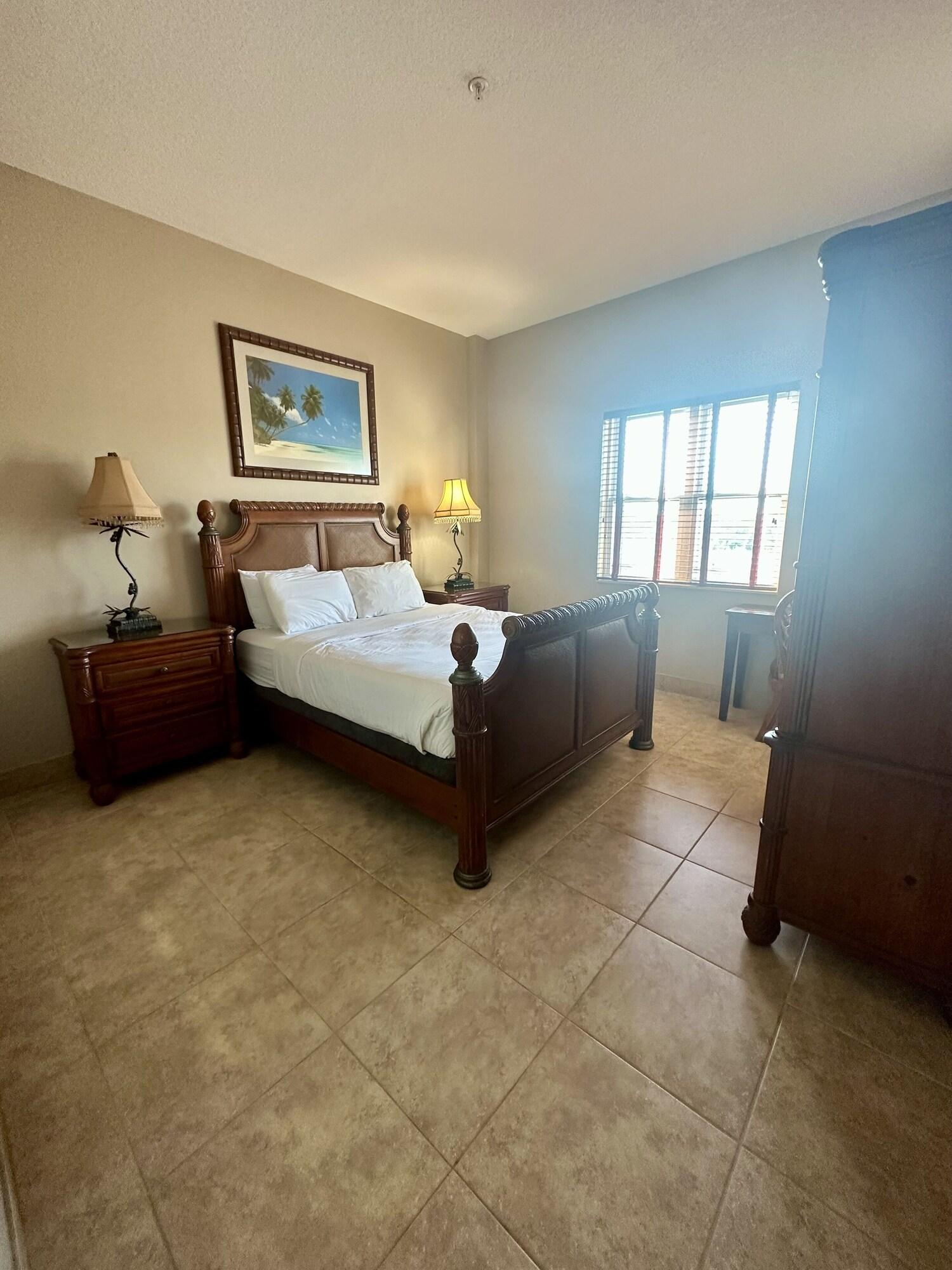 Suite Deluxe Queen Bed