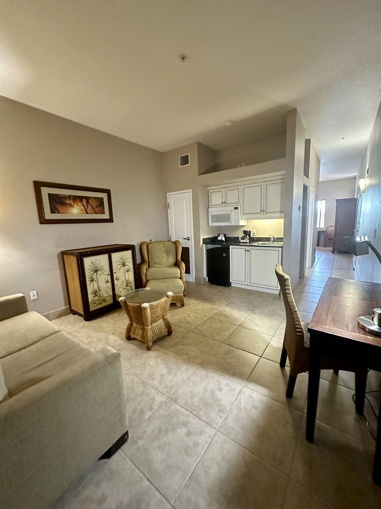 Suite Deluxe Queen Bed