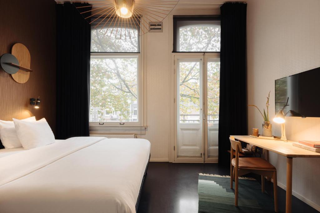 Double or Twin Deluxe