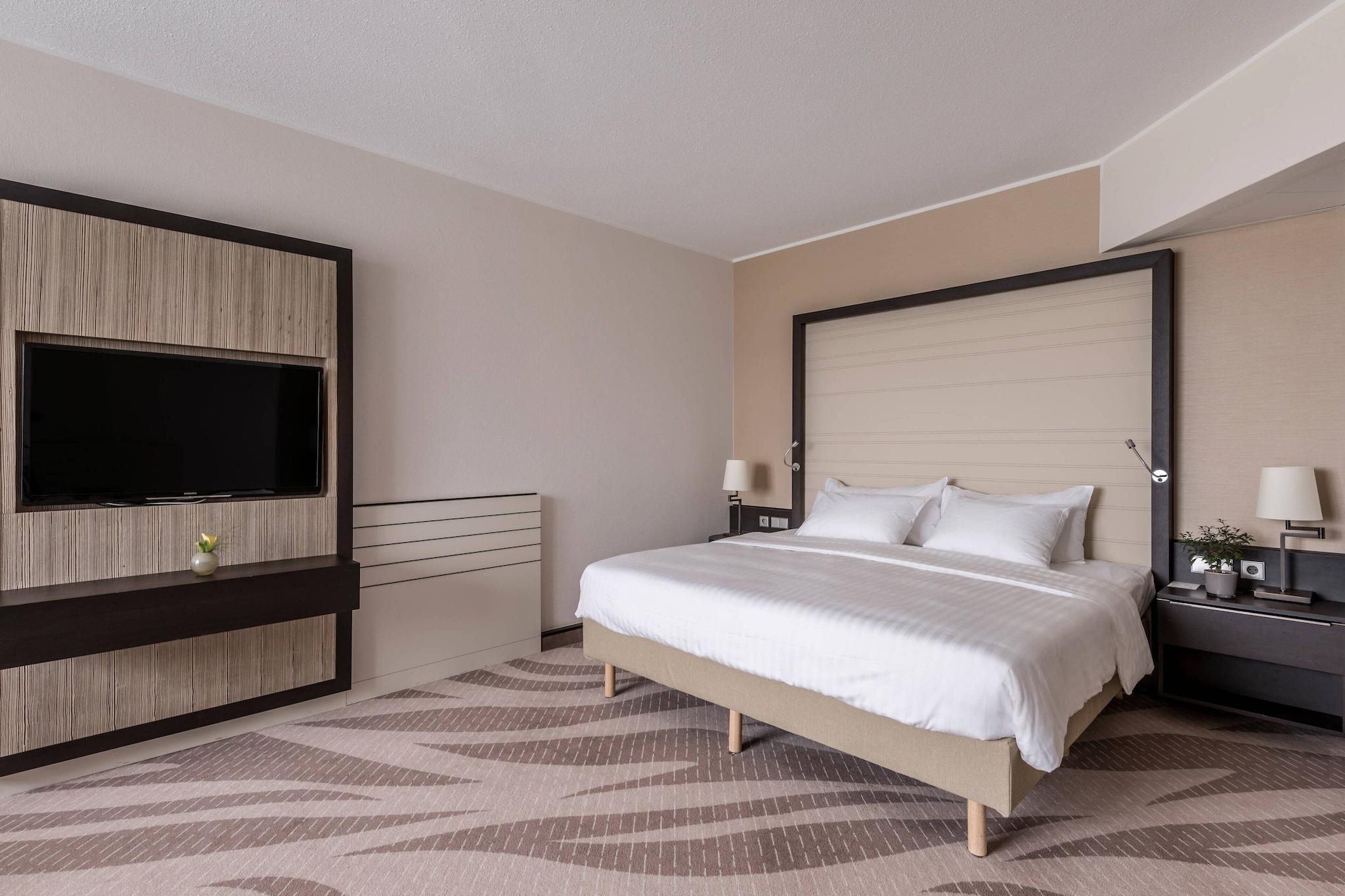 Double Superior Queen Bed