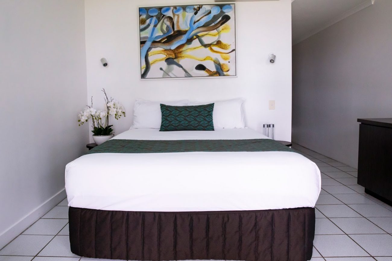 Double Ocean Front with Balcony