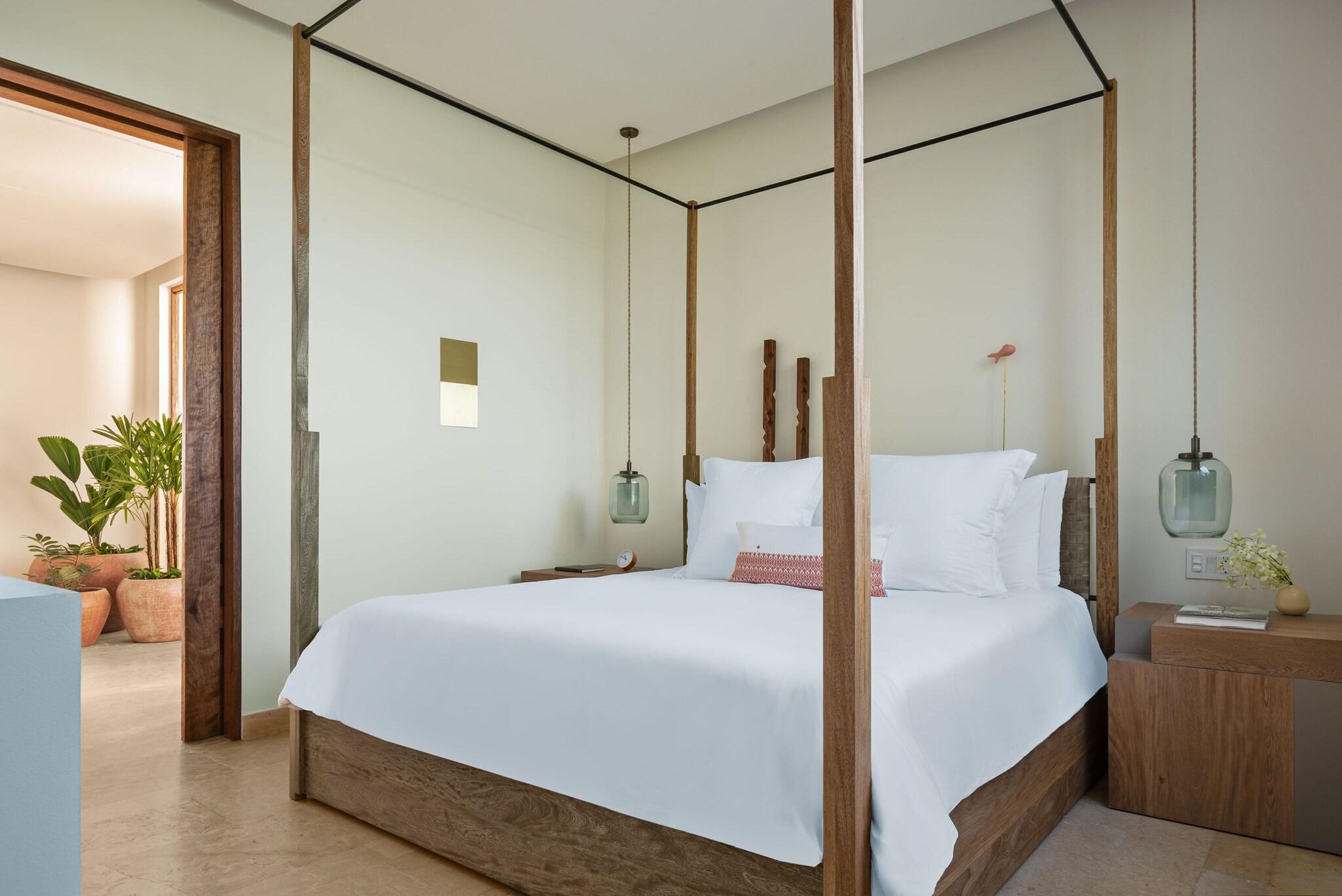 Suite Ocean View King Bed