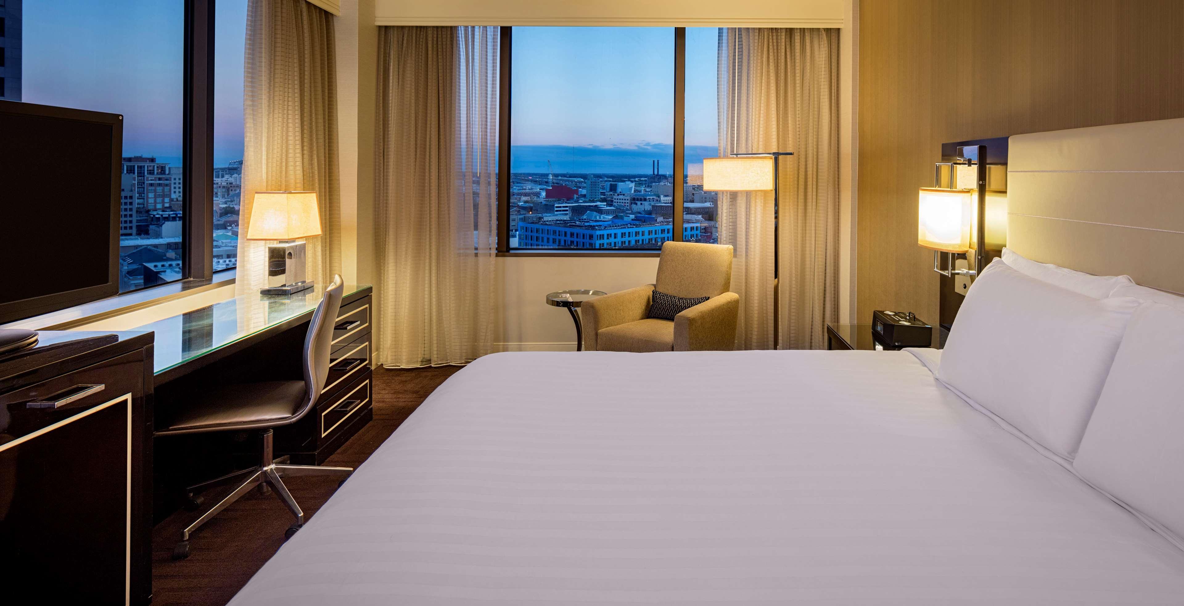 Room City View King Bed