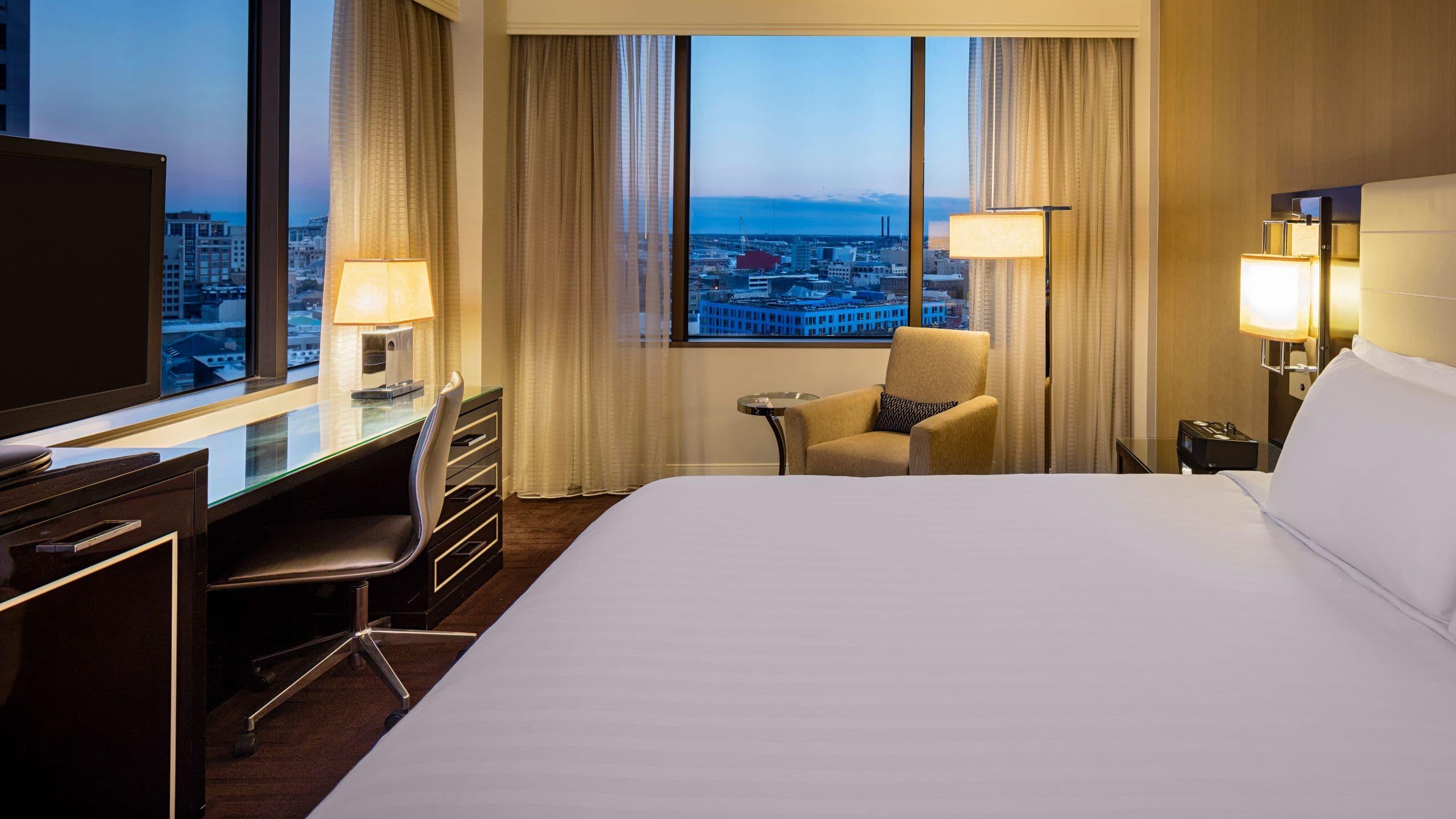 Room City View King Bed