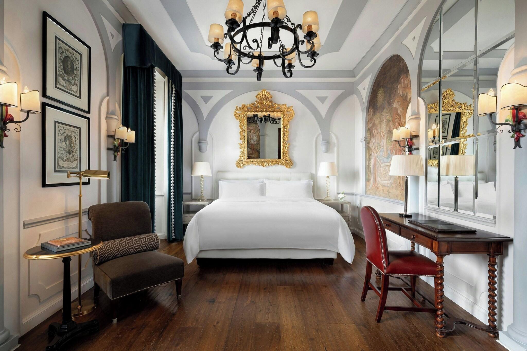 Double Deluxe King Bed