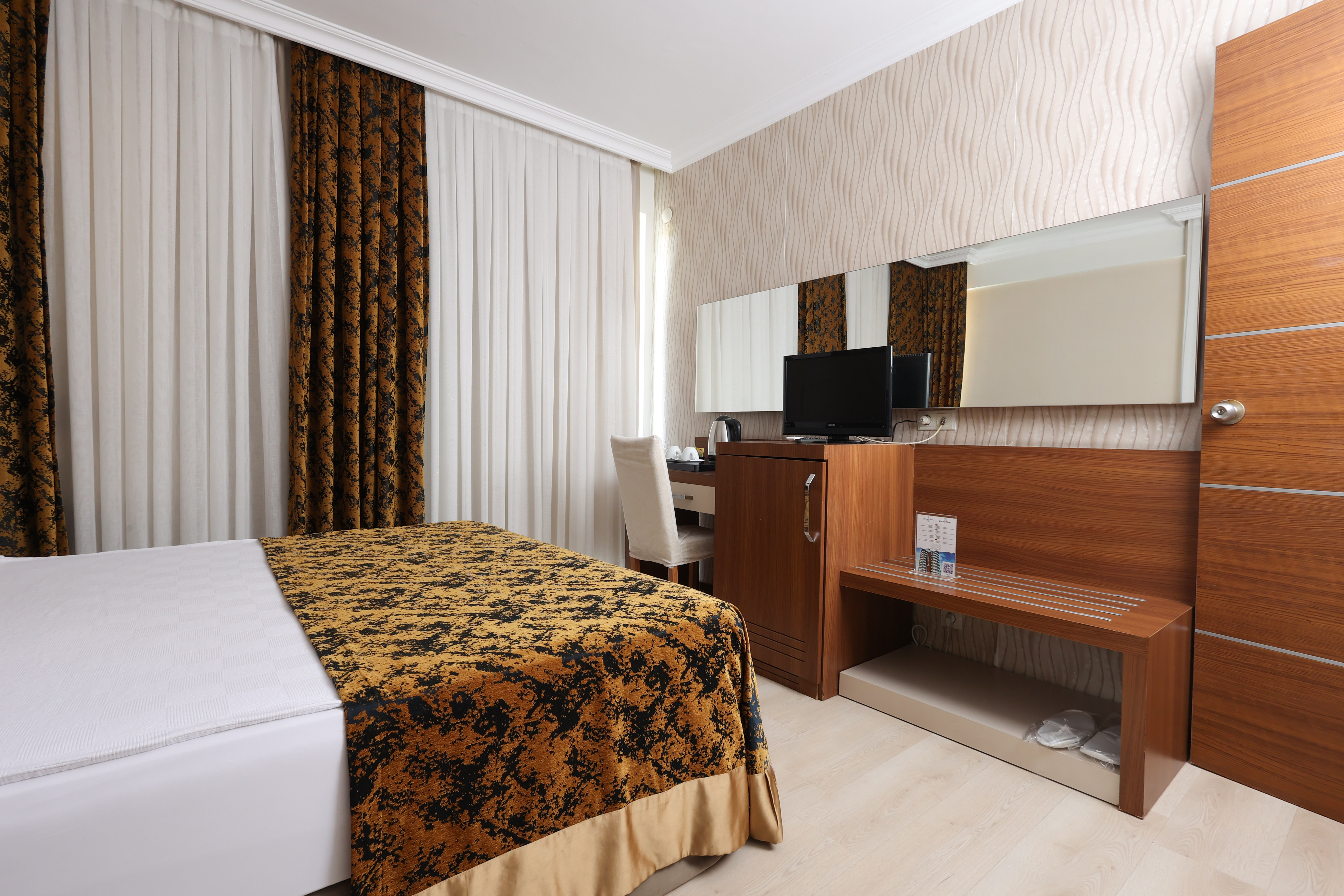 Family Room Land View