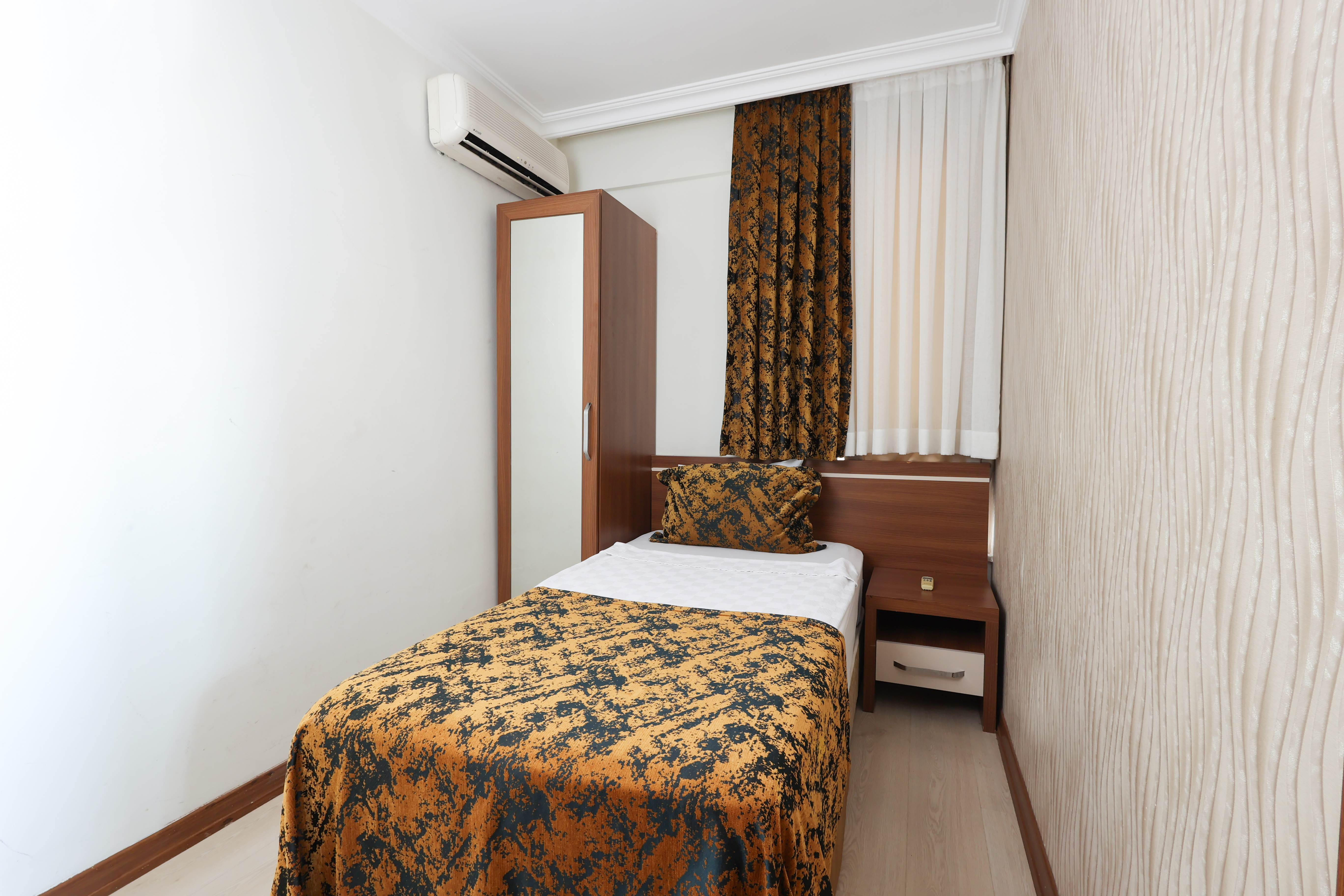 Family Room Land View