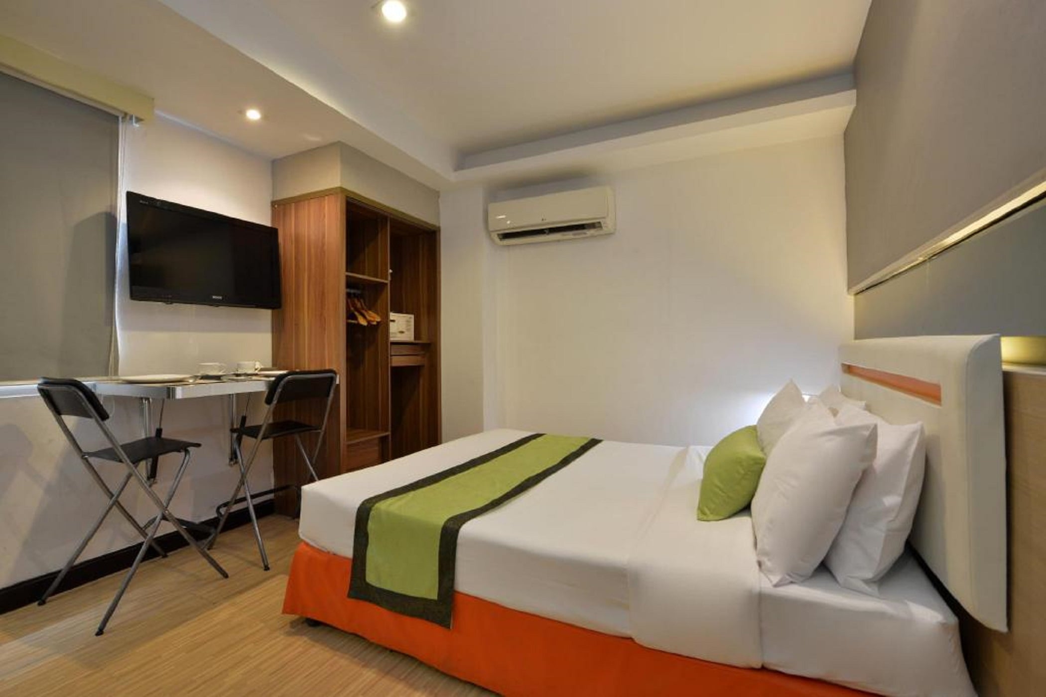 Double Deluxe Queen Bed