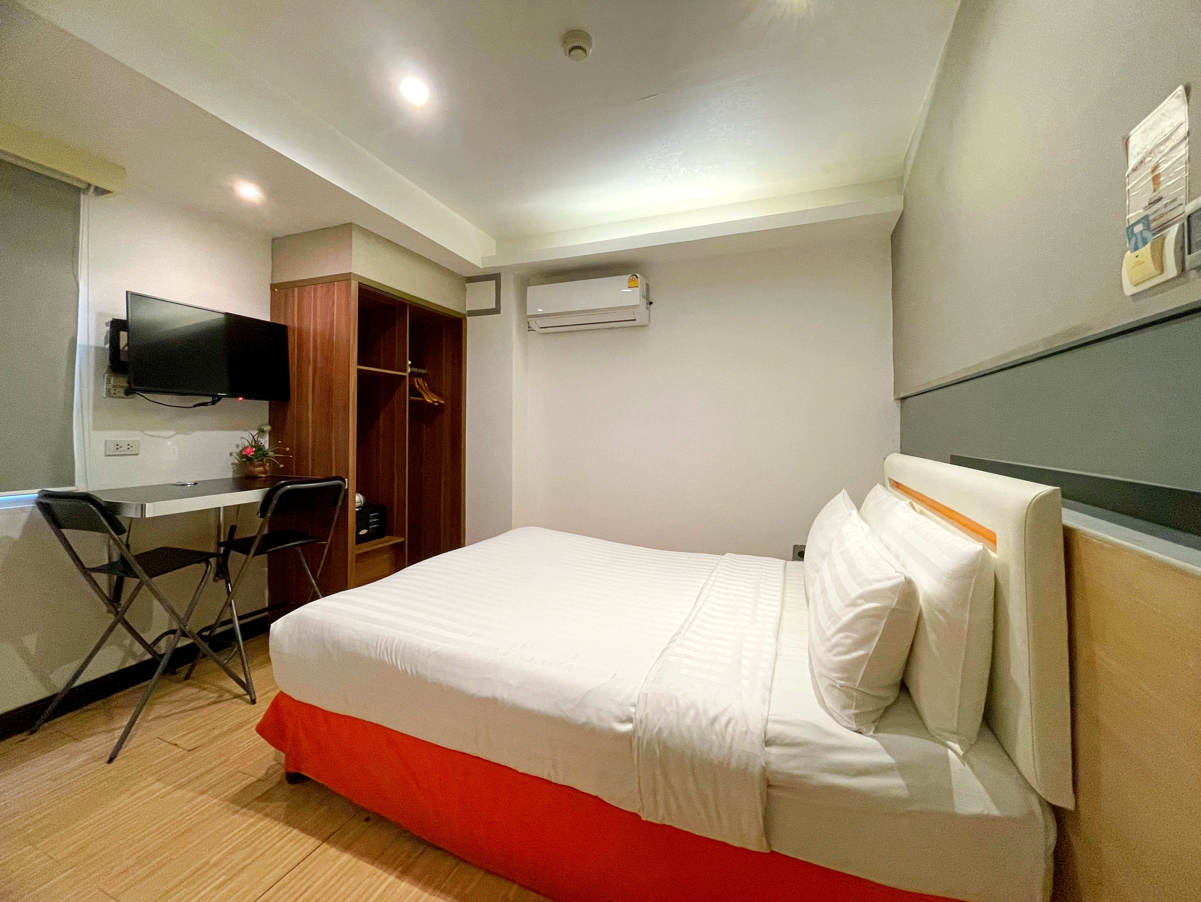 Double Deluxe Queen Bed