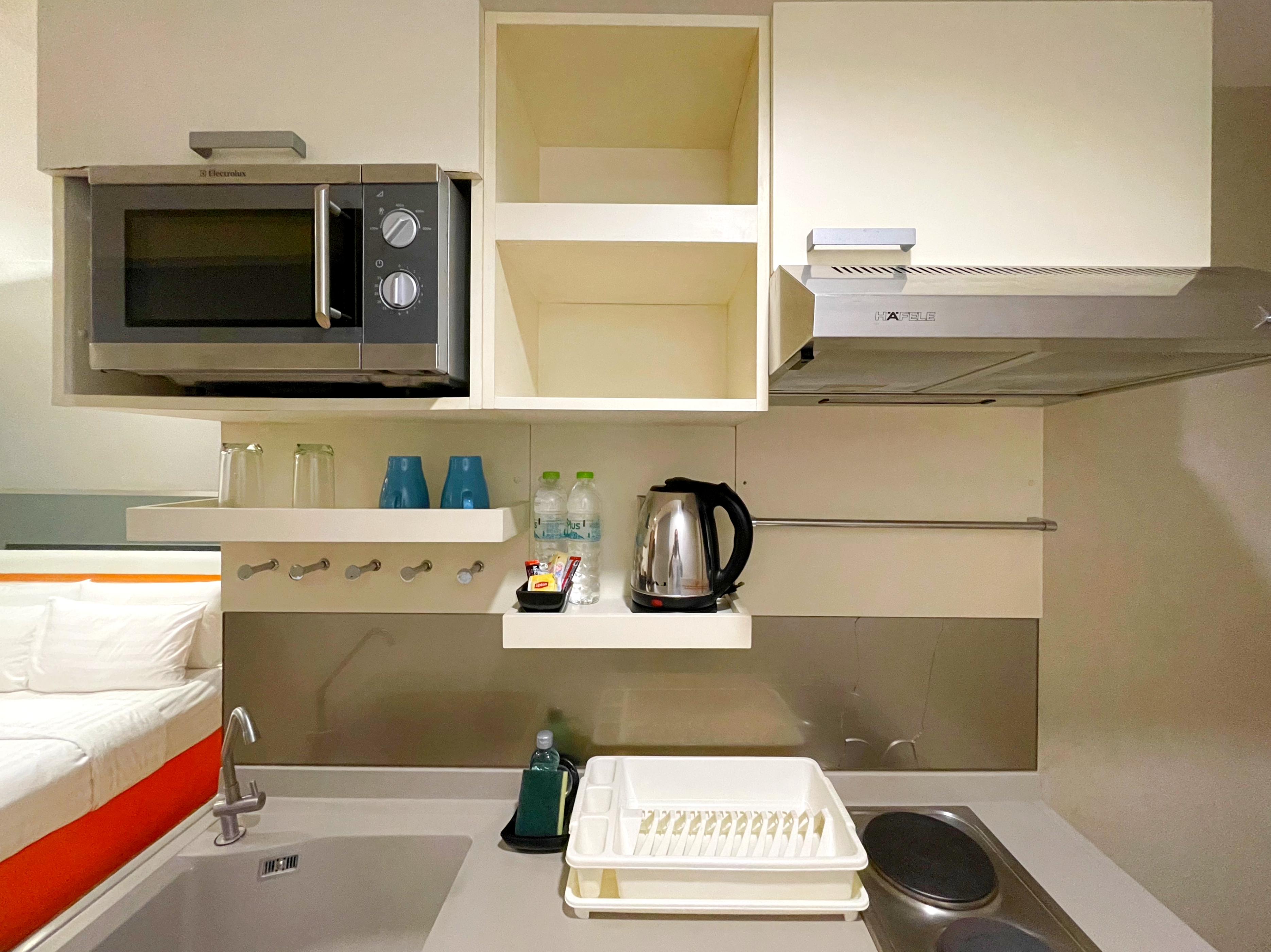 Double Deluxe Queen Bed