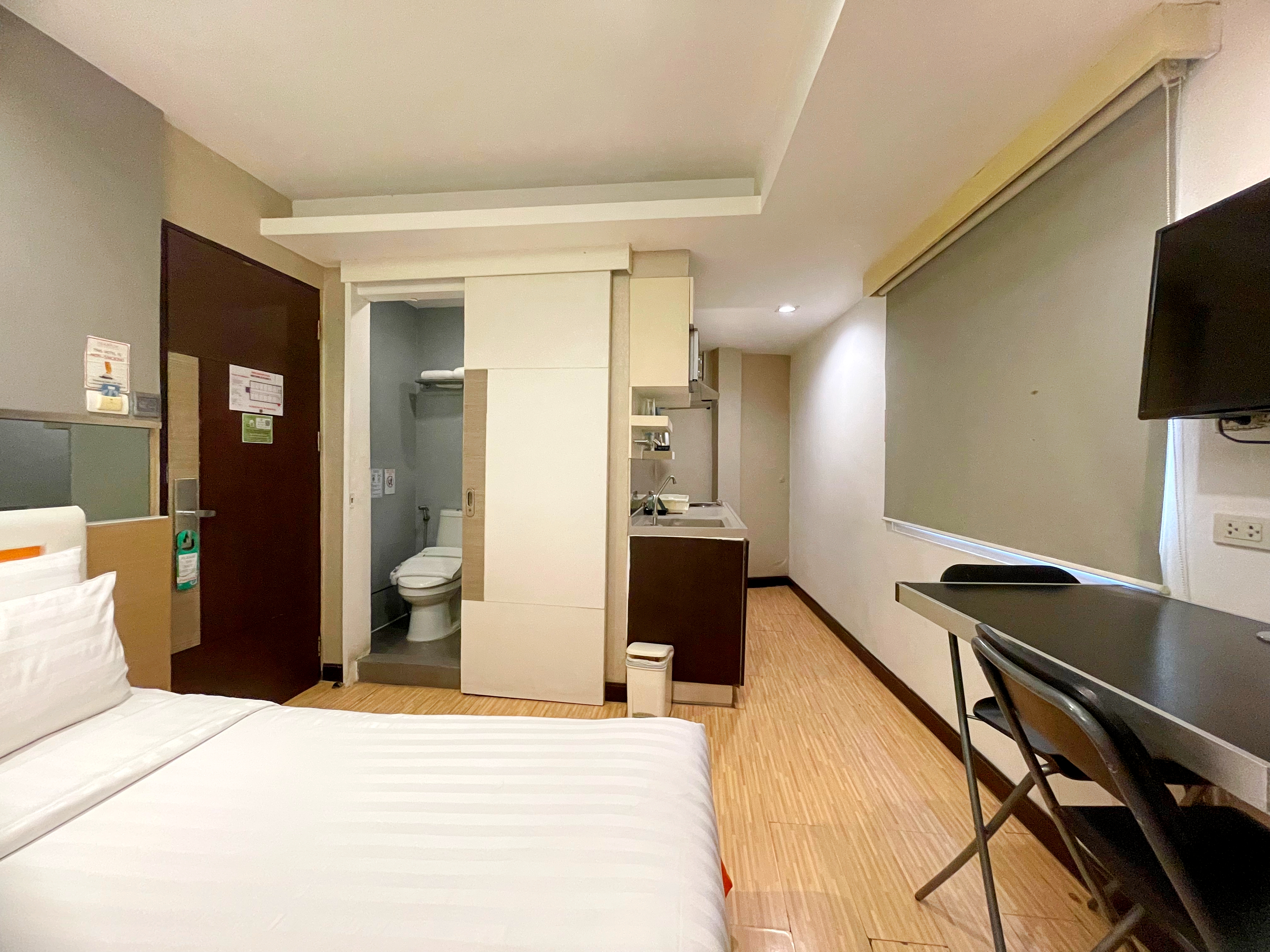 Double Deluxe Queen Bed