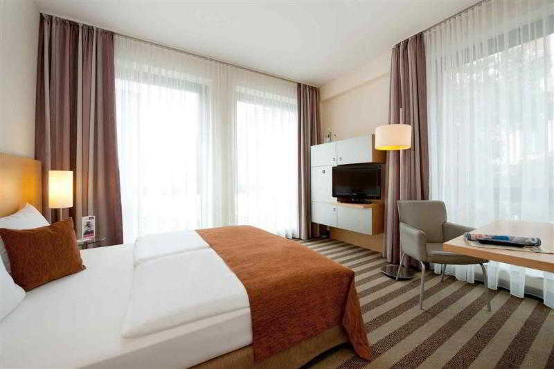 Double Queen Size Bed