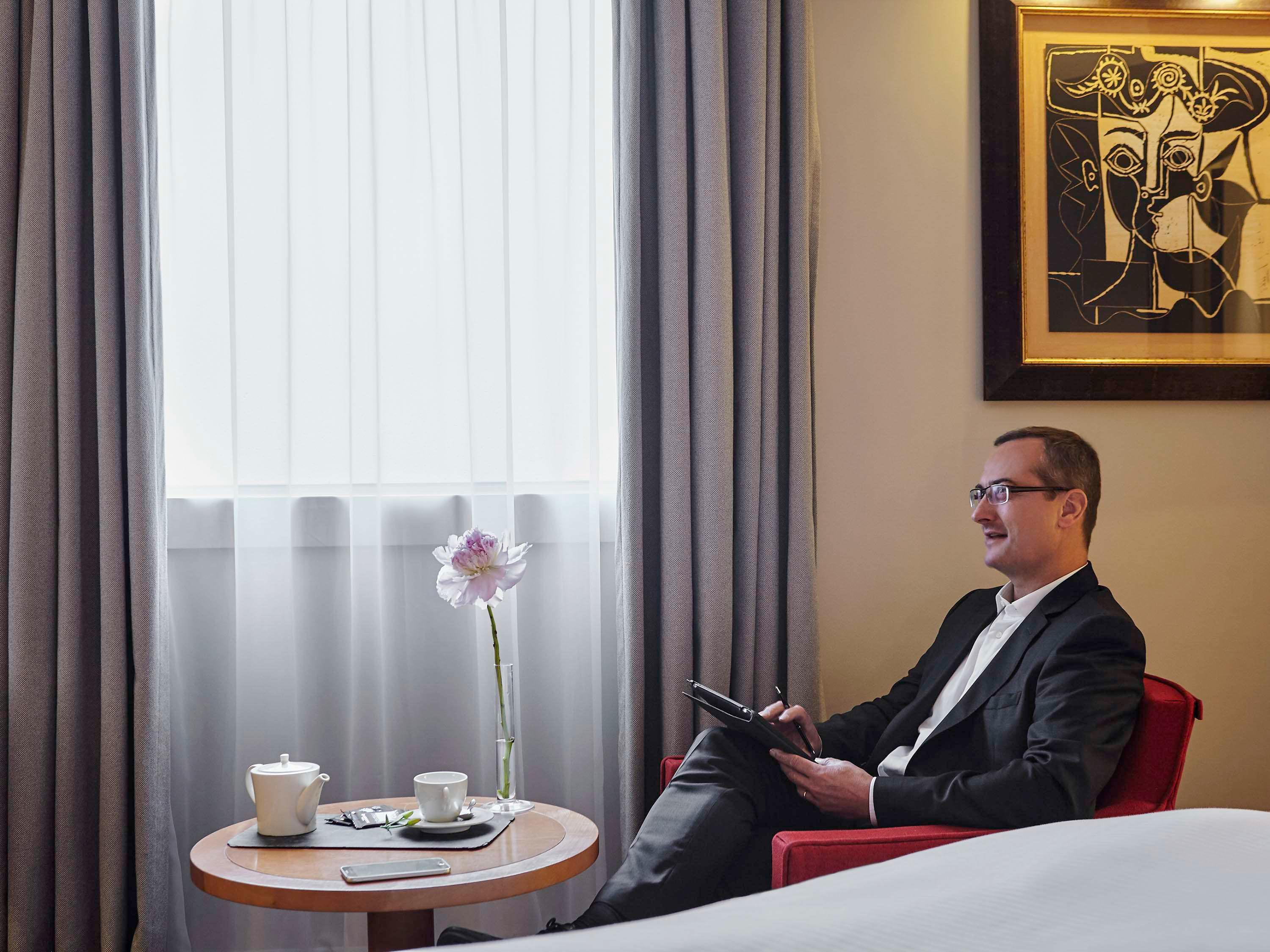 Double Classic Queen Bed