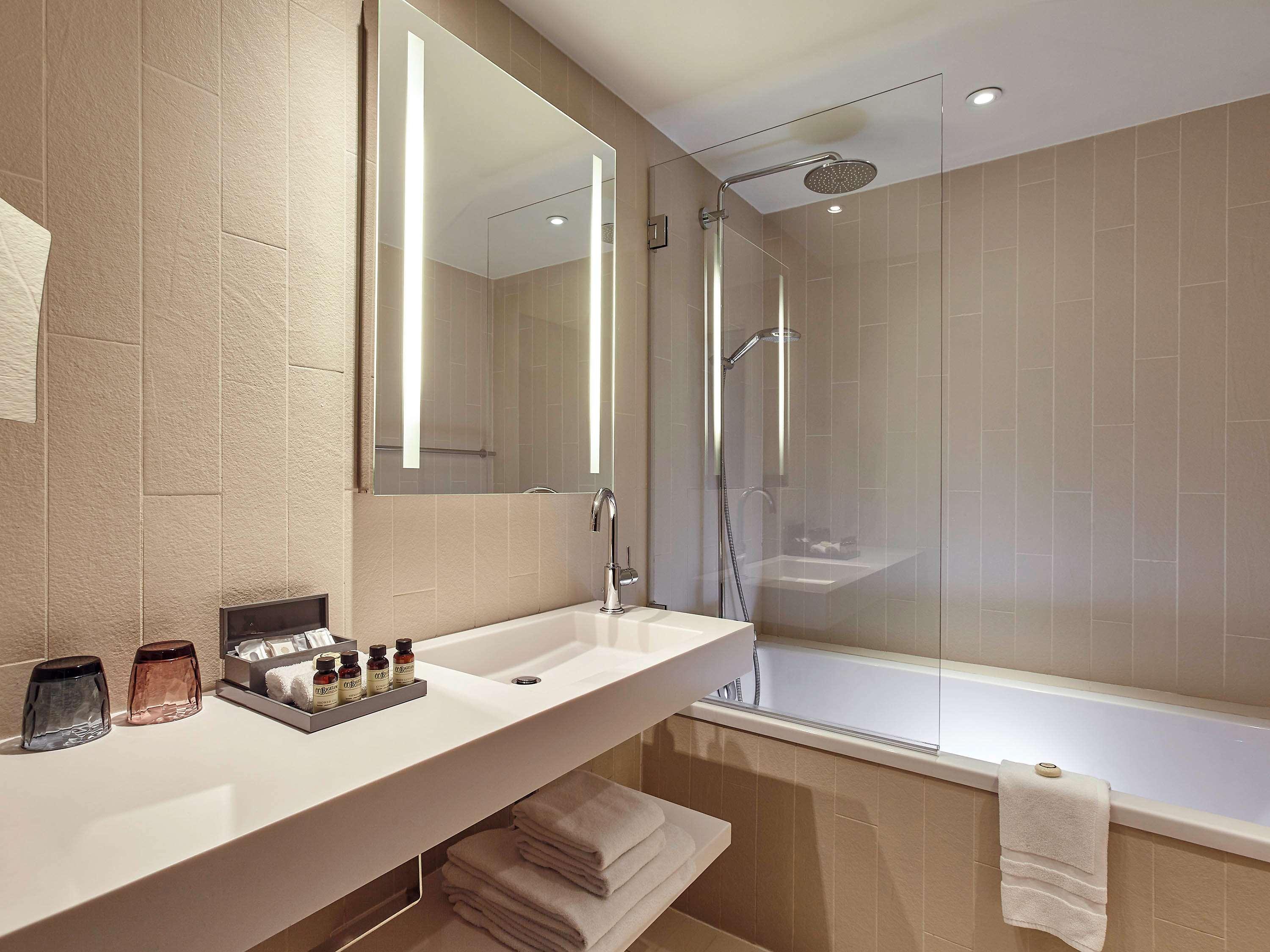 Twin Deluxe with Views