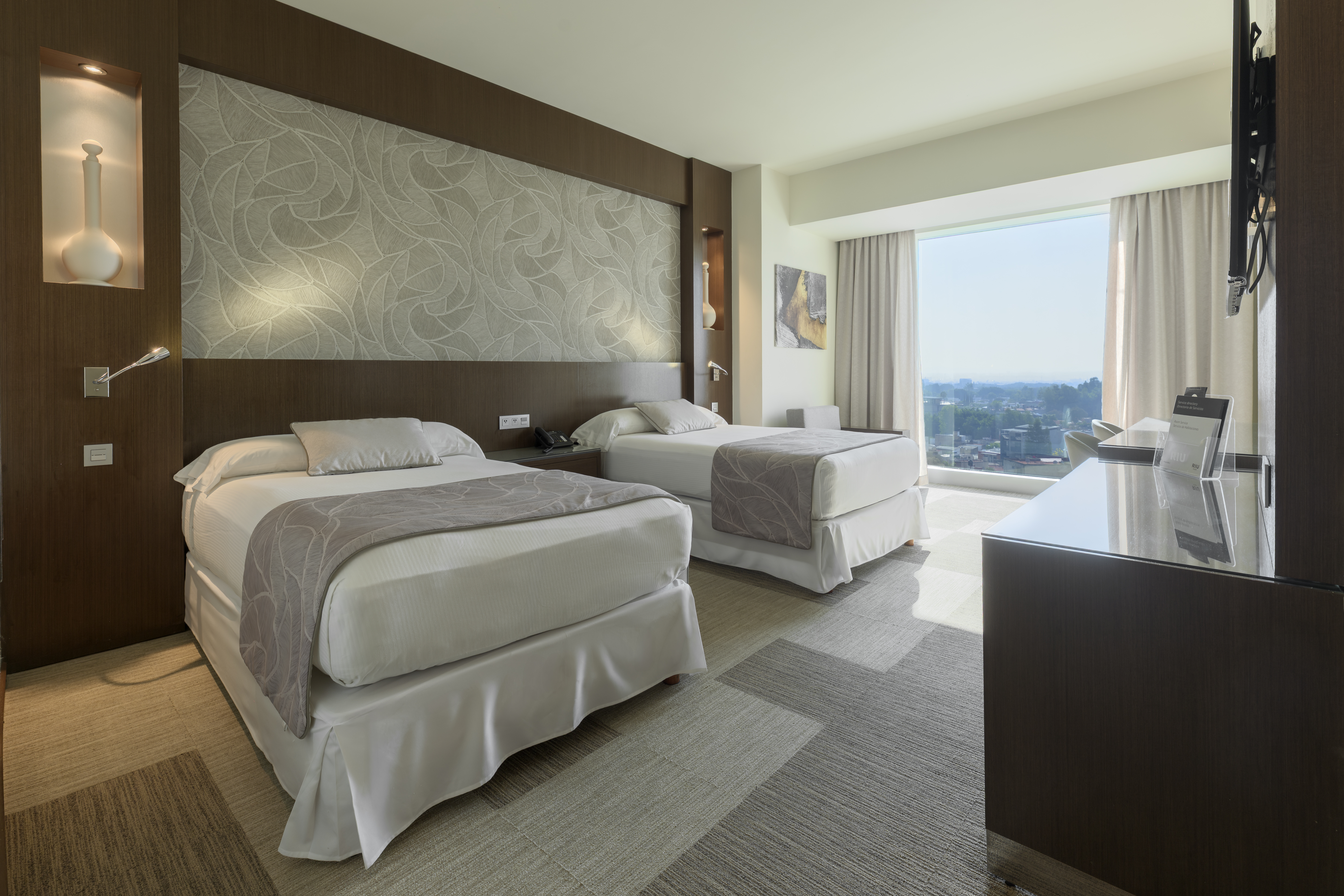 Double Deluxe Two Beds