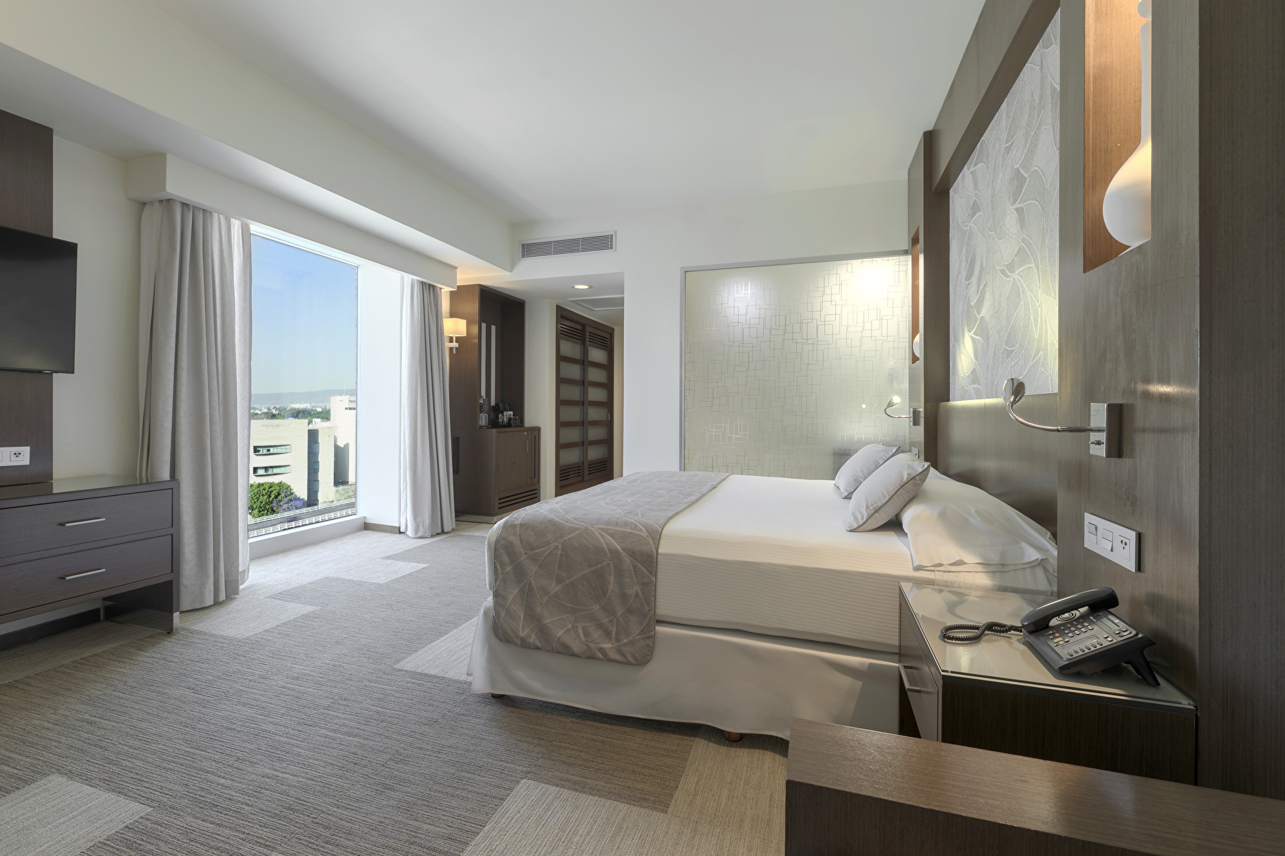 Double Deluxe King Bed