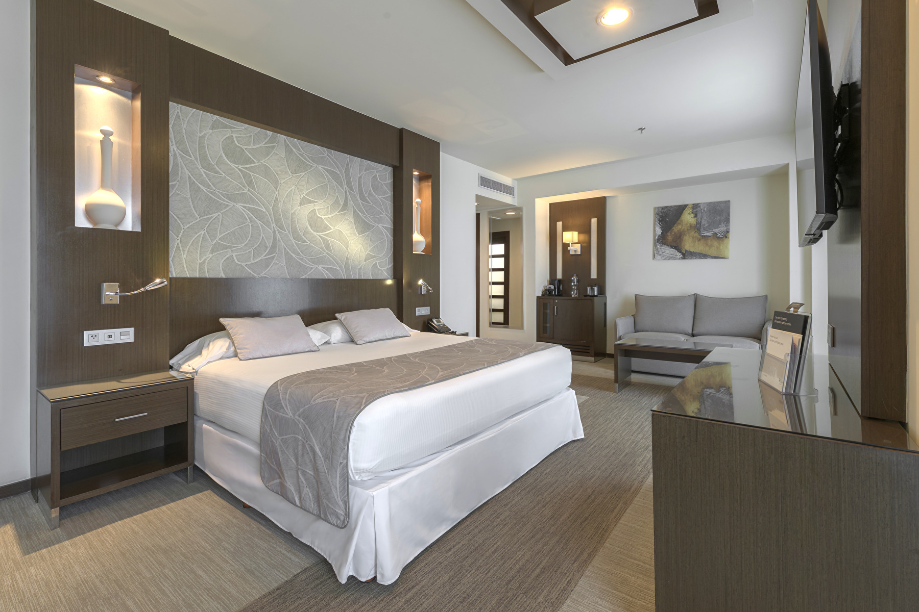 Family Room Executive Capacity 2
