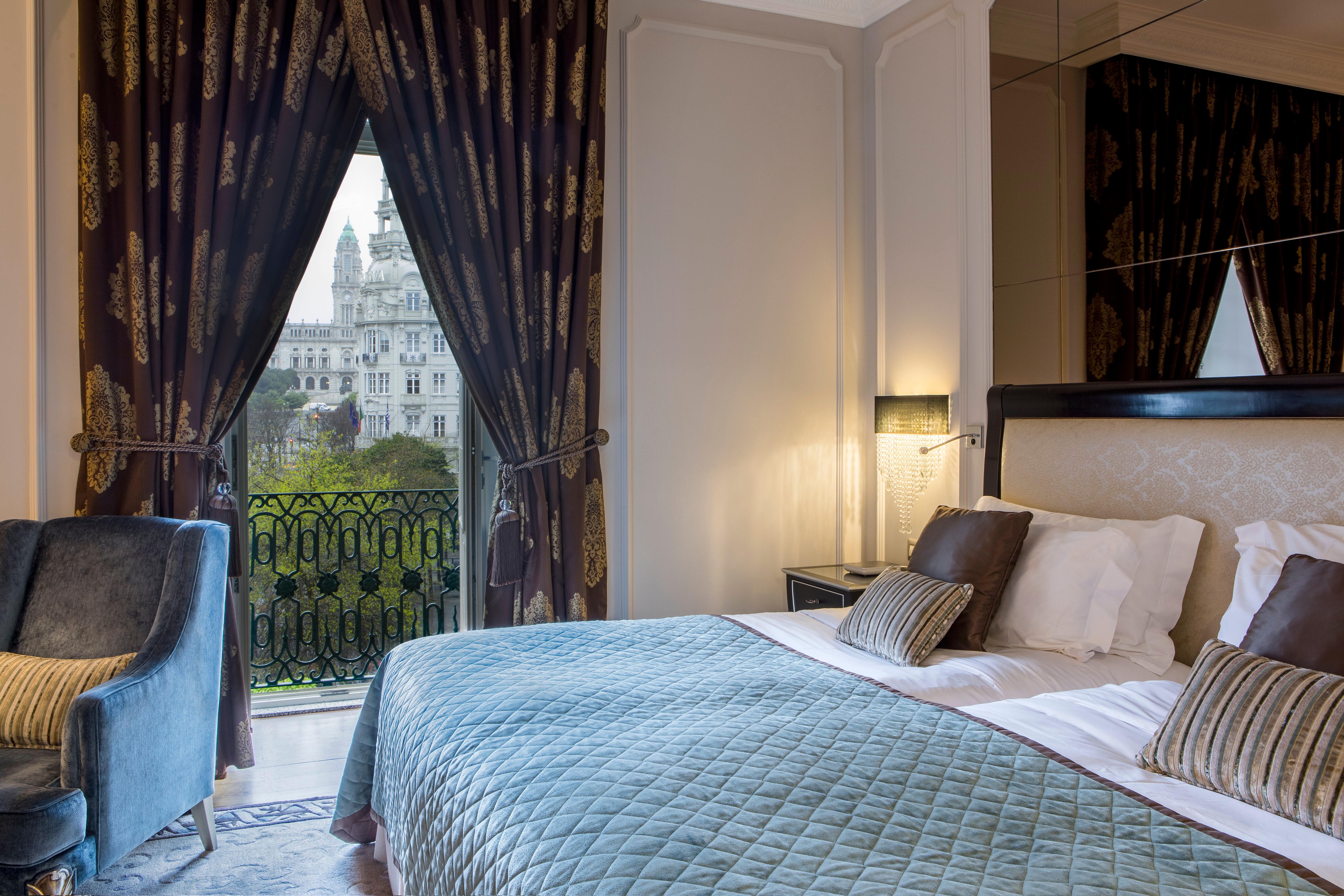 Twin Classic City View