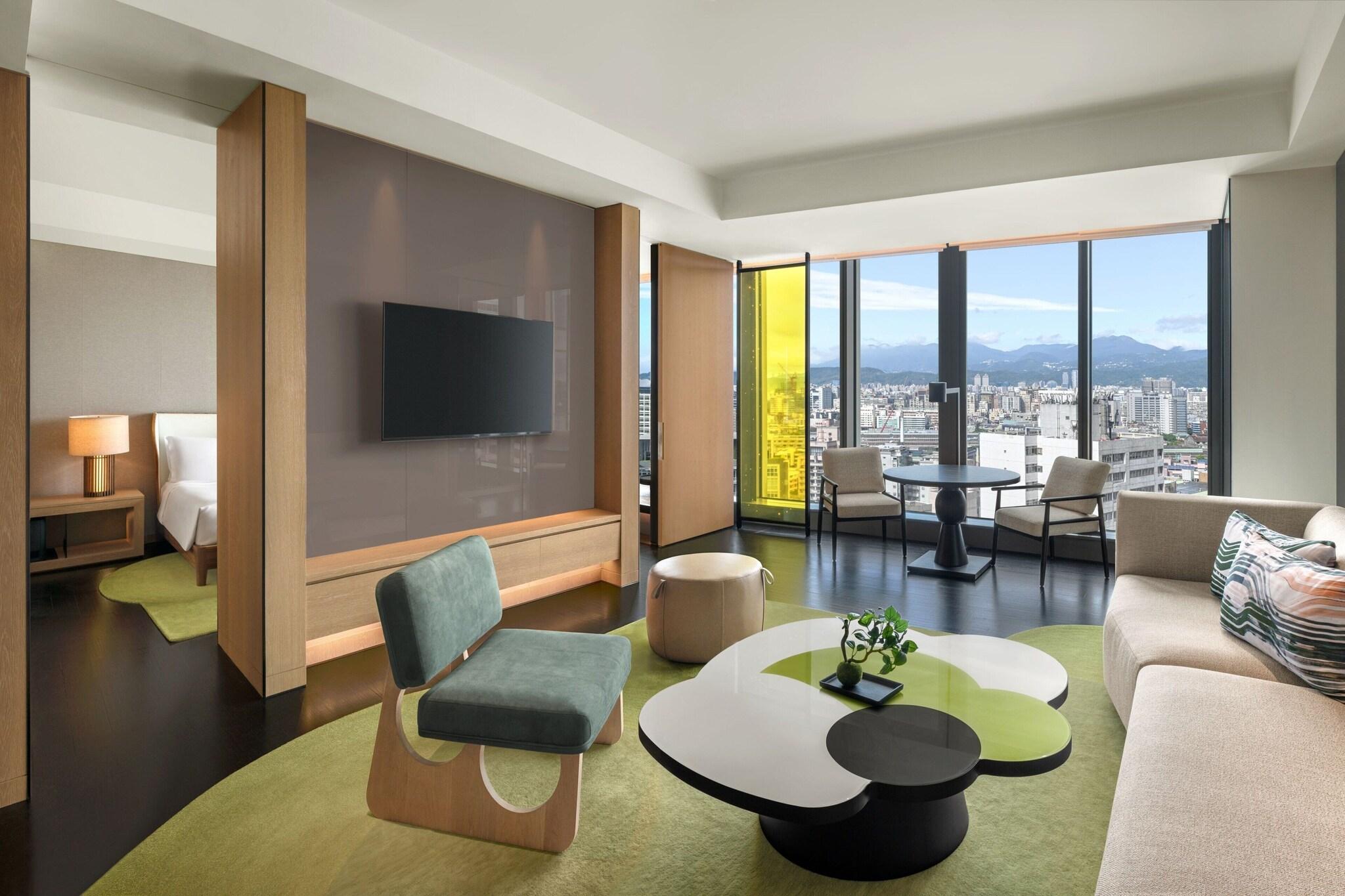 Suite City View Two Double Beds