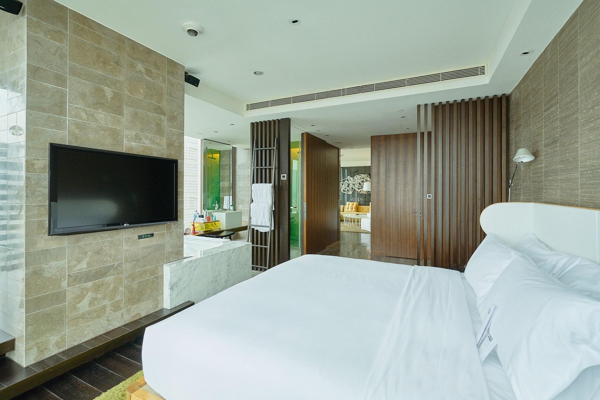 Suite King Bed One Bedroom 