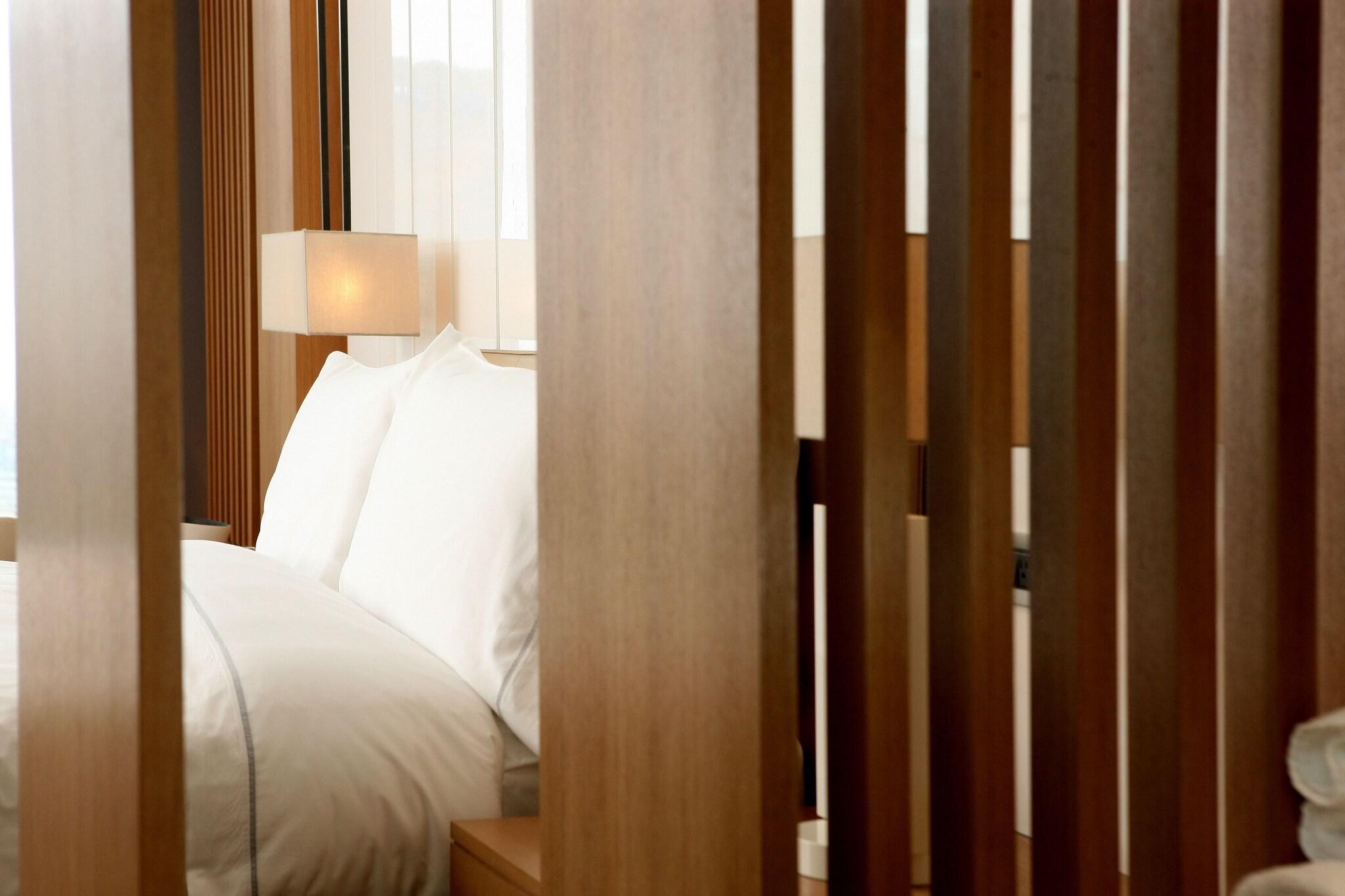 Double City View King Bed