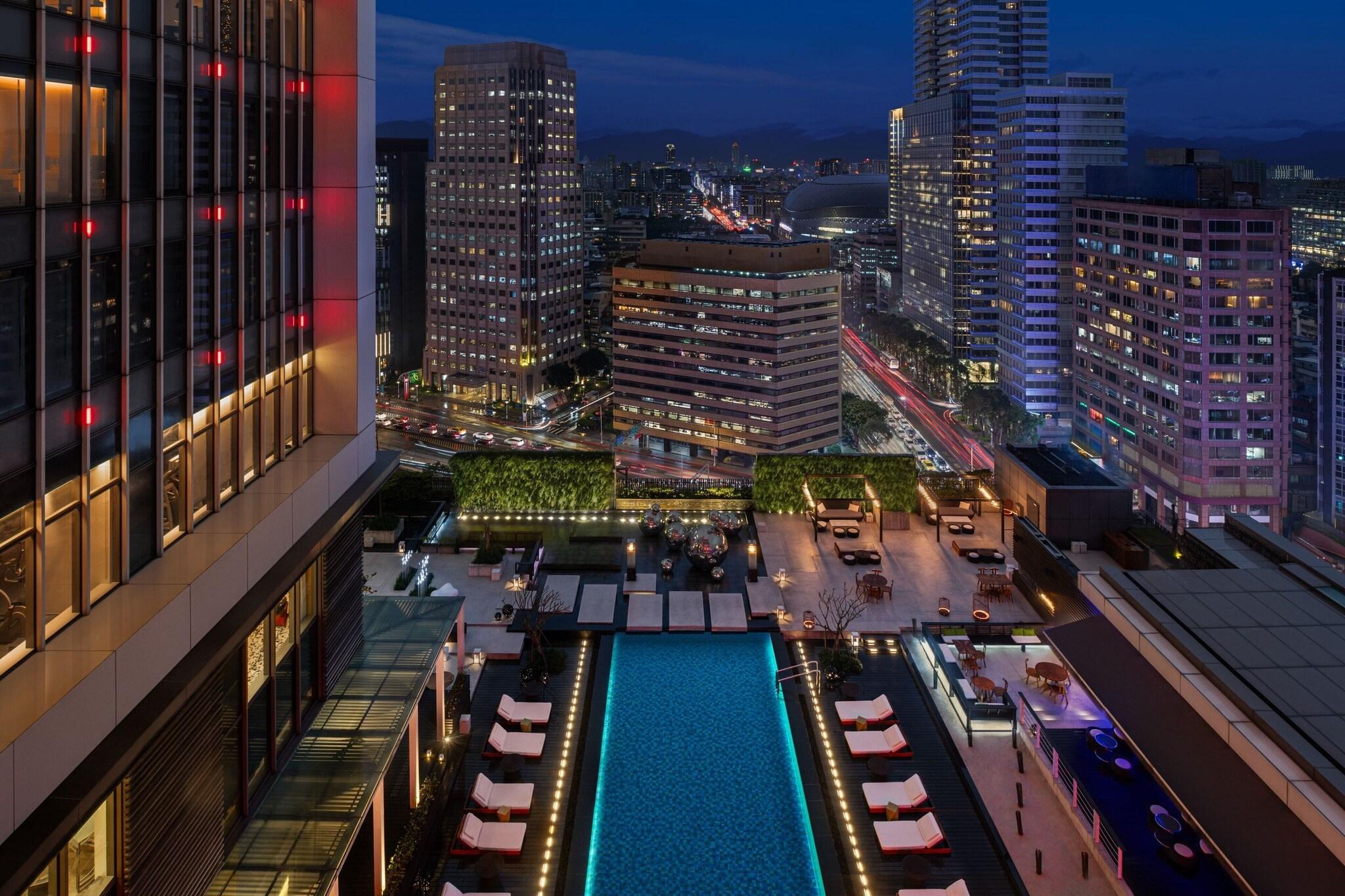 Double City View King Bed