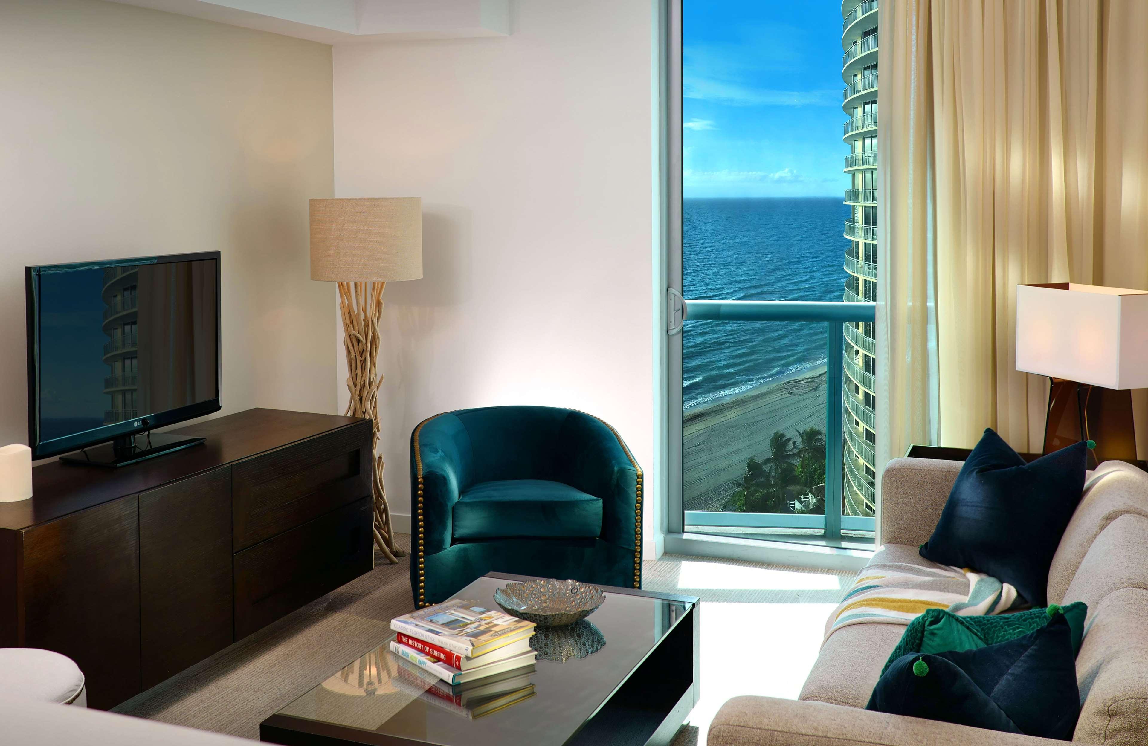 Suite Partial Ocean View One Bedroom