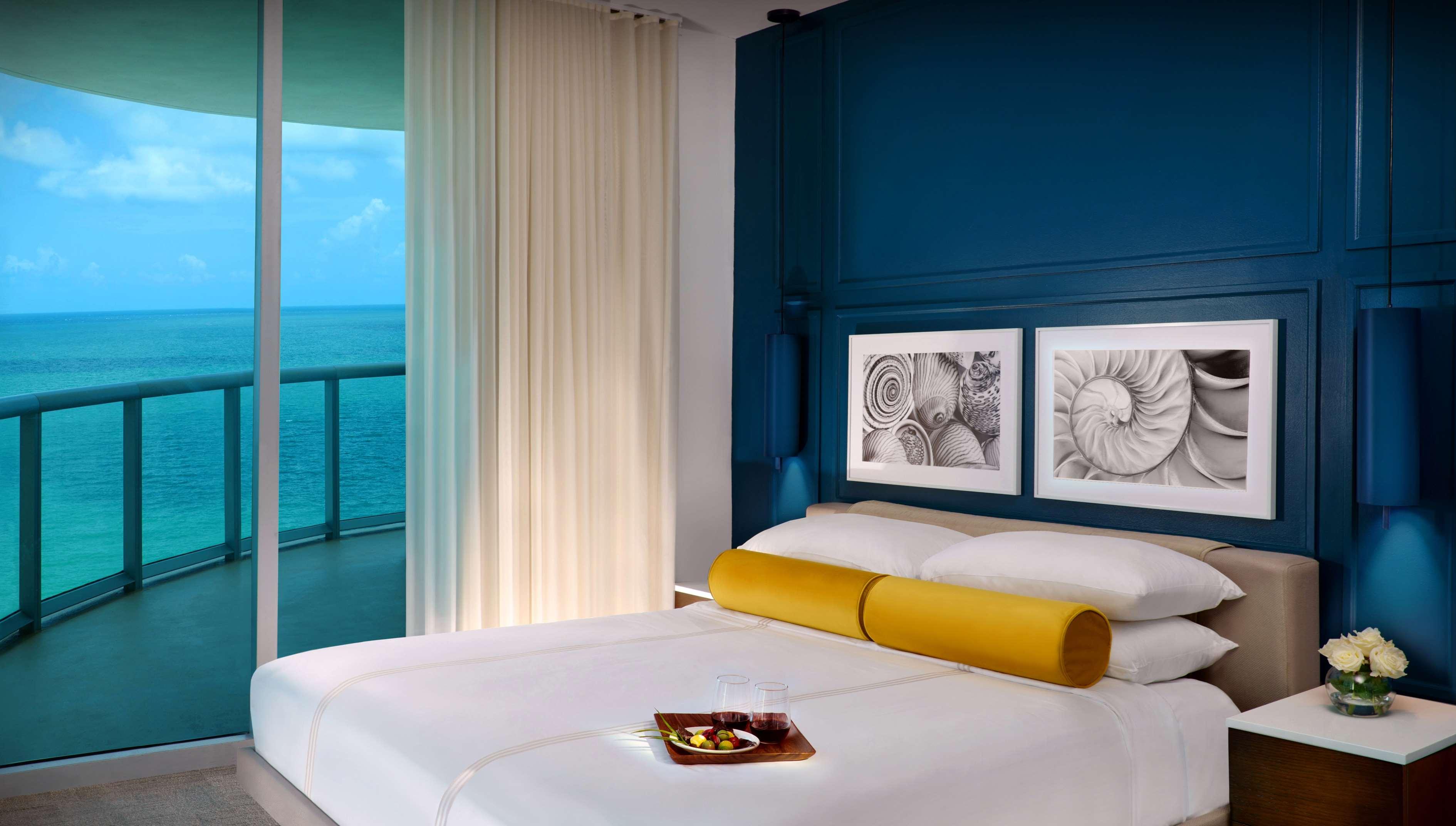 Suite Ocean Front King Bed