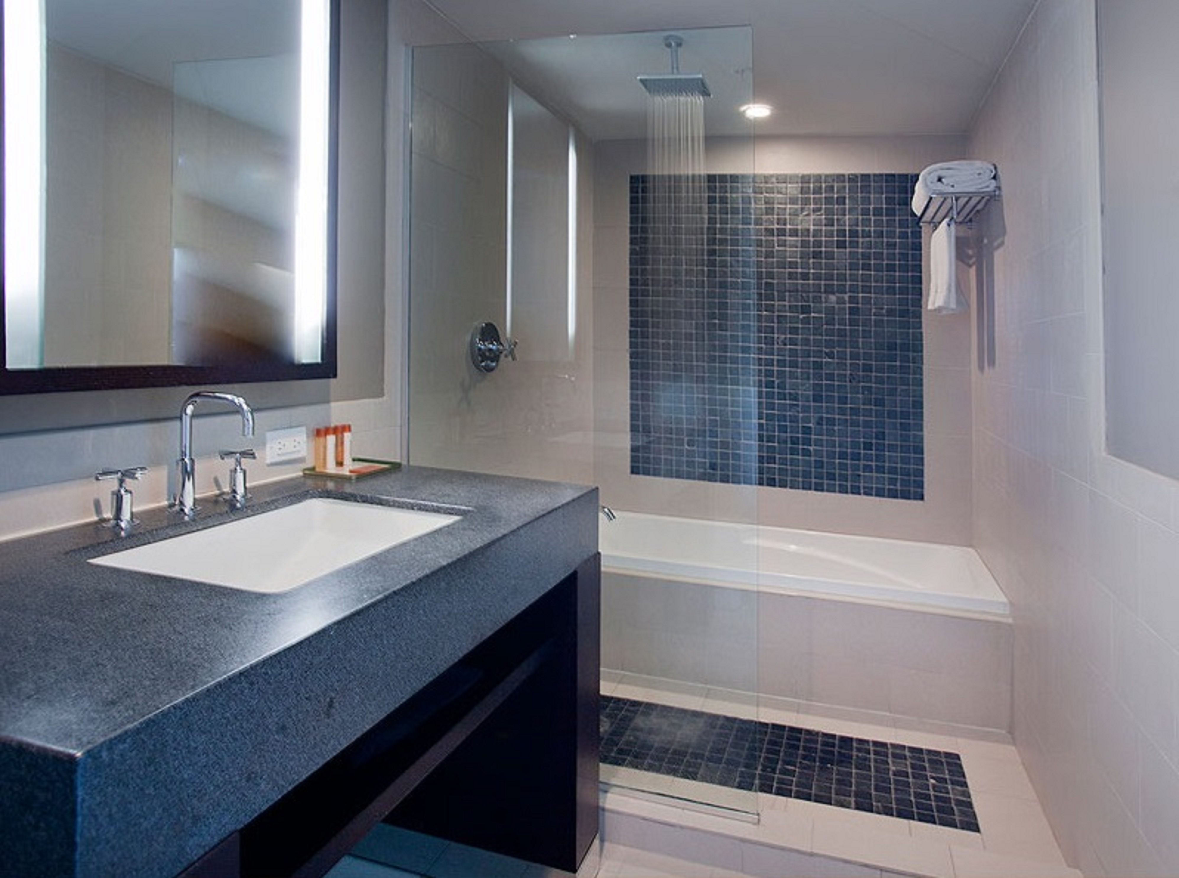 Suite Ocean Front King Bed