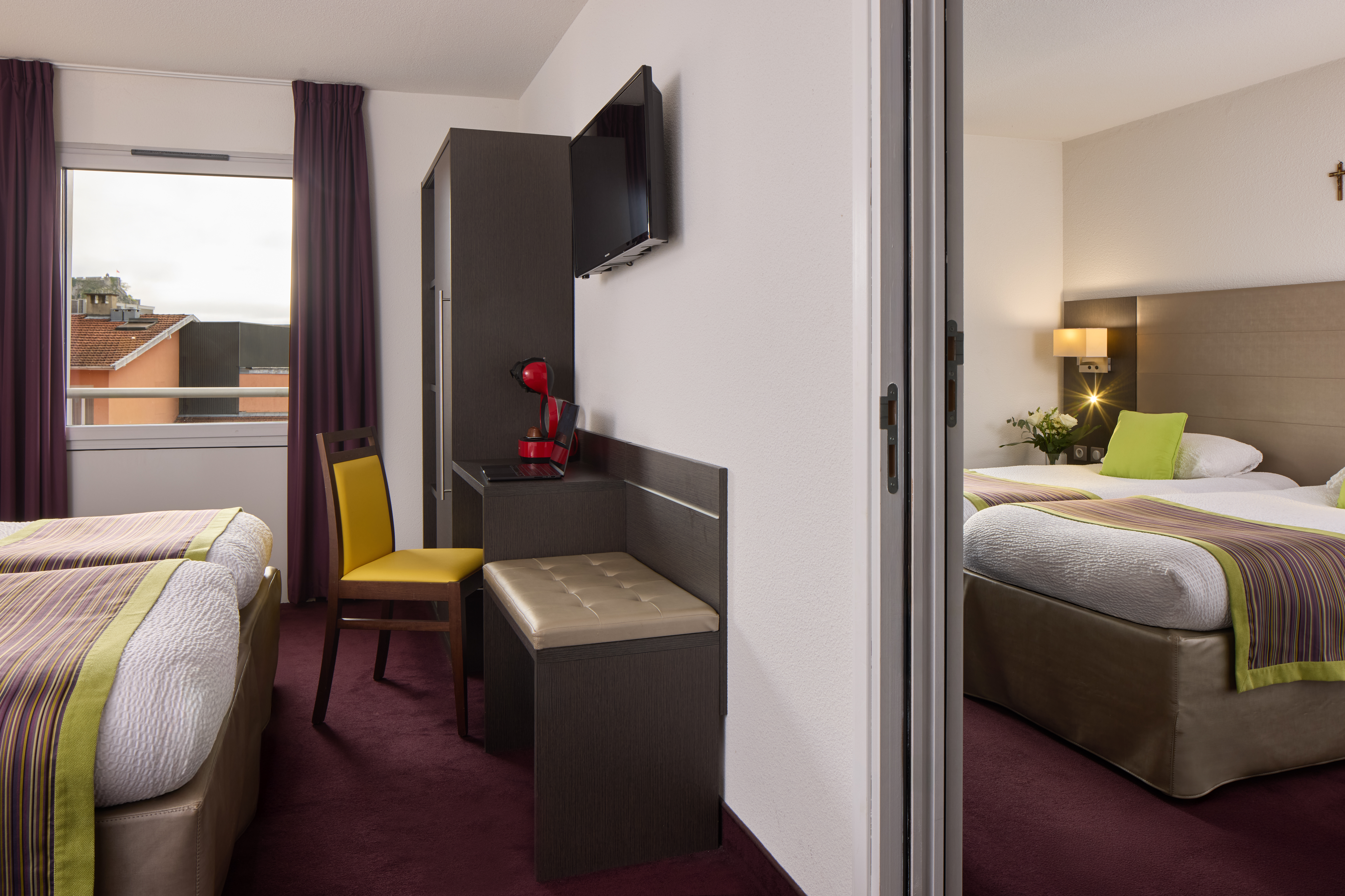 Twin Connecting Room