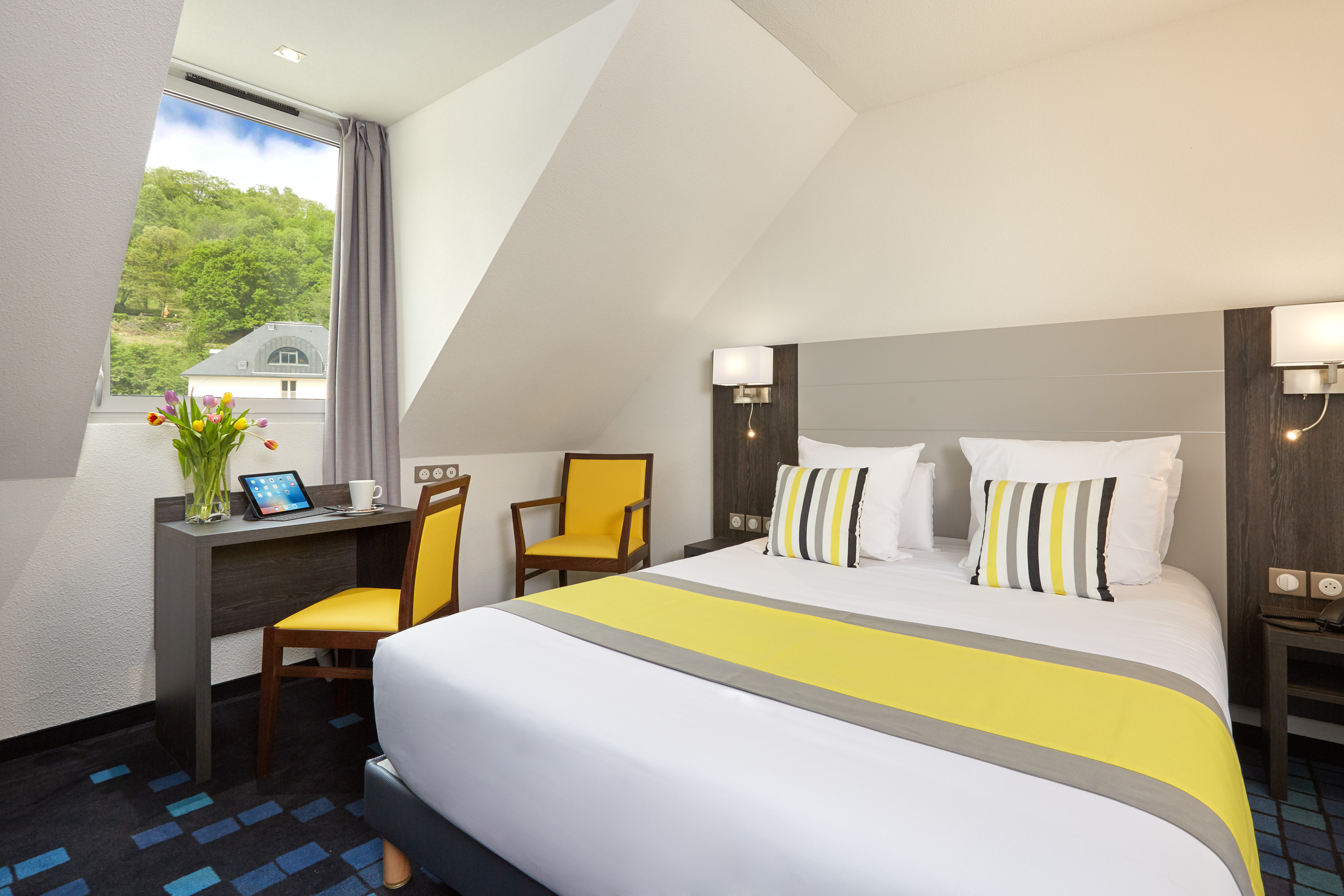 Family Room Capacity 5