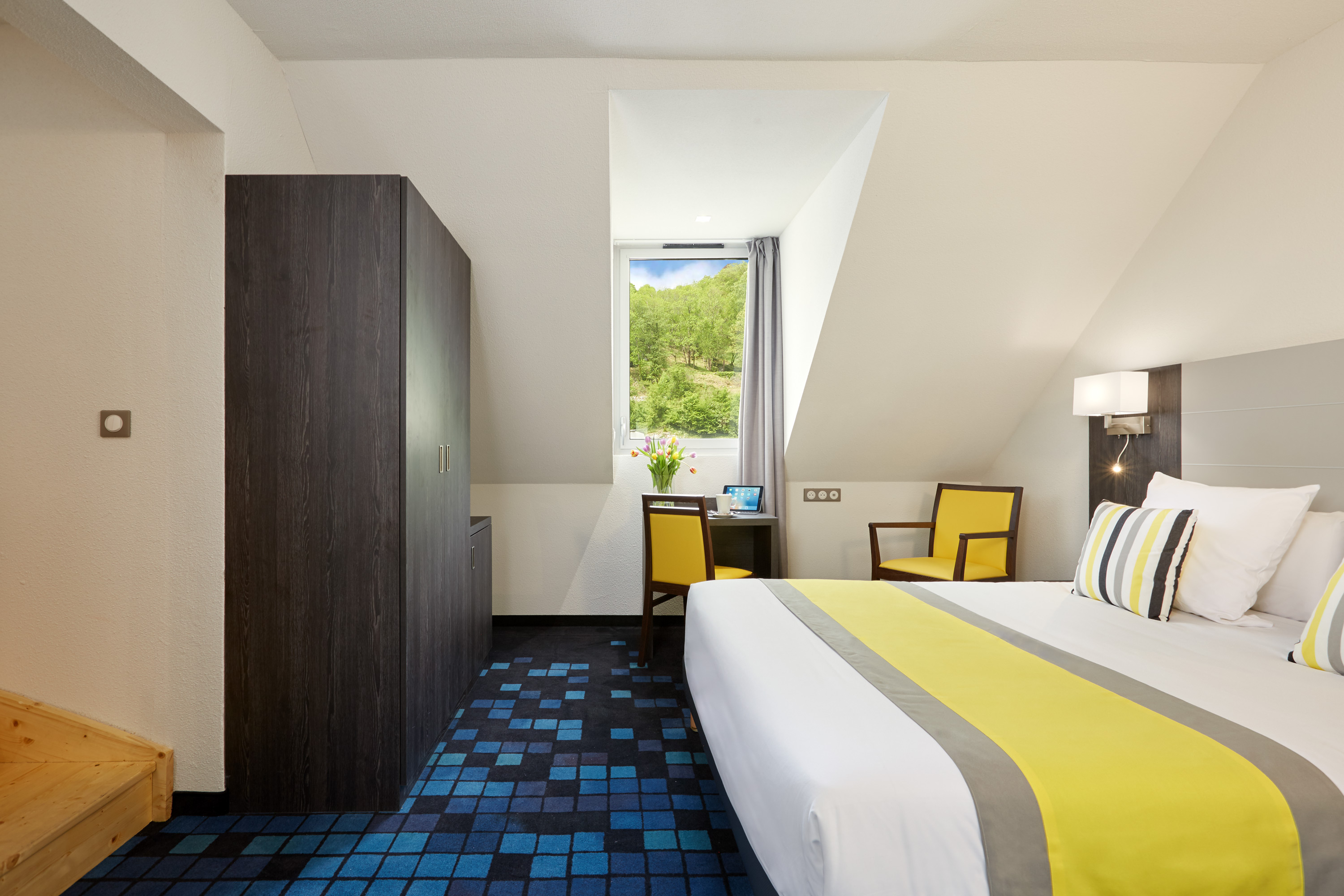 Family Room Capacity 5