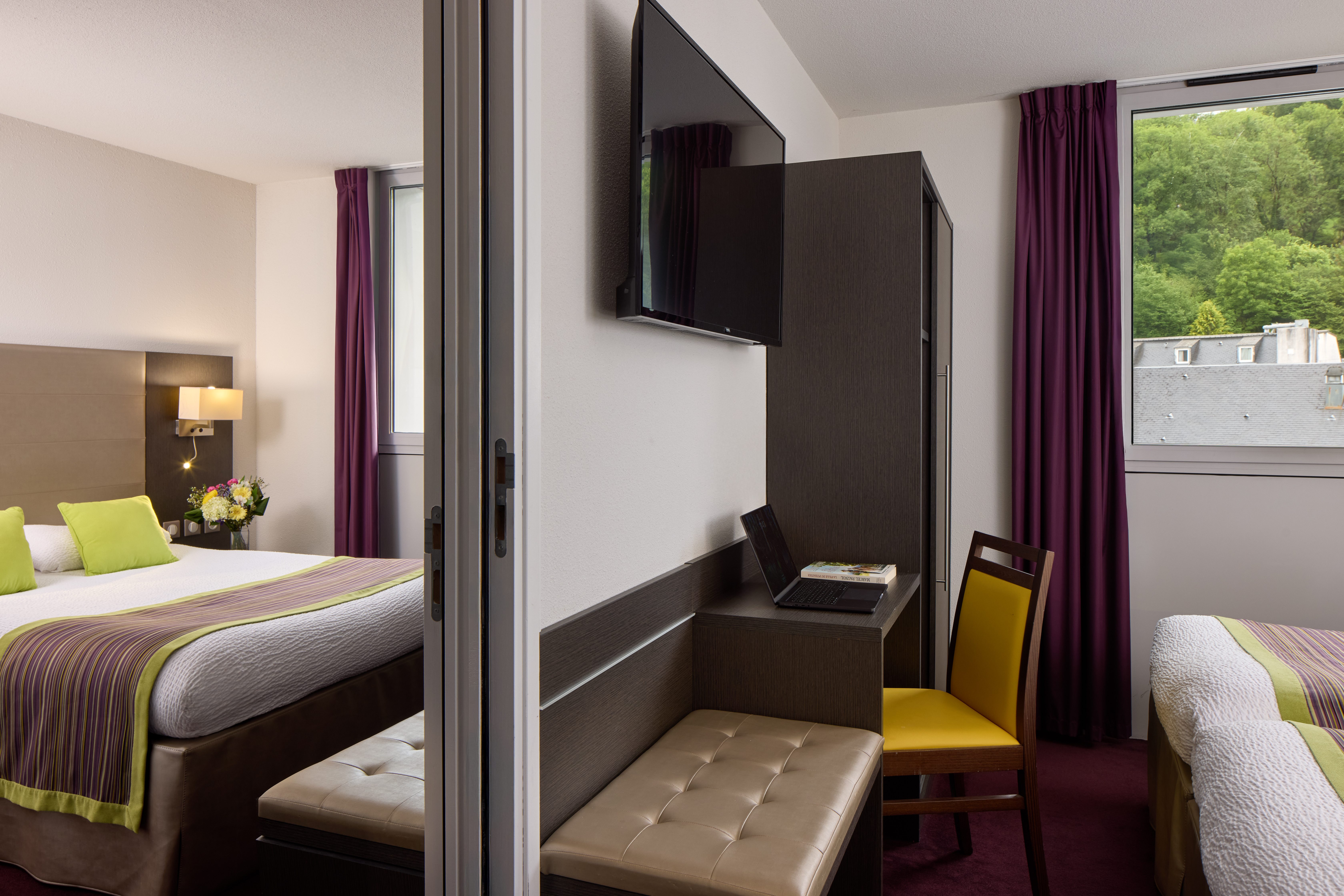 Room Connecting Room