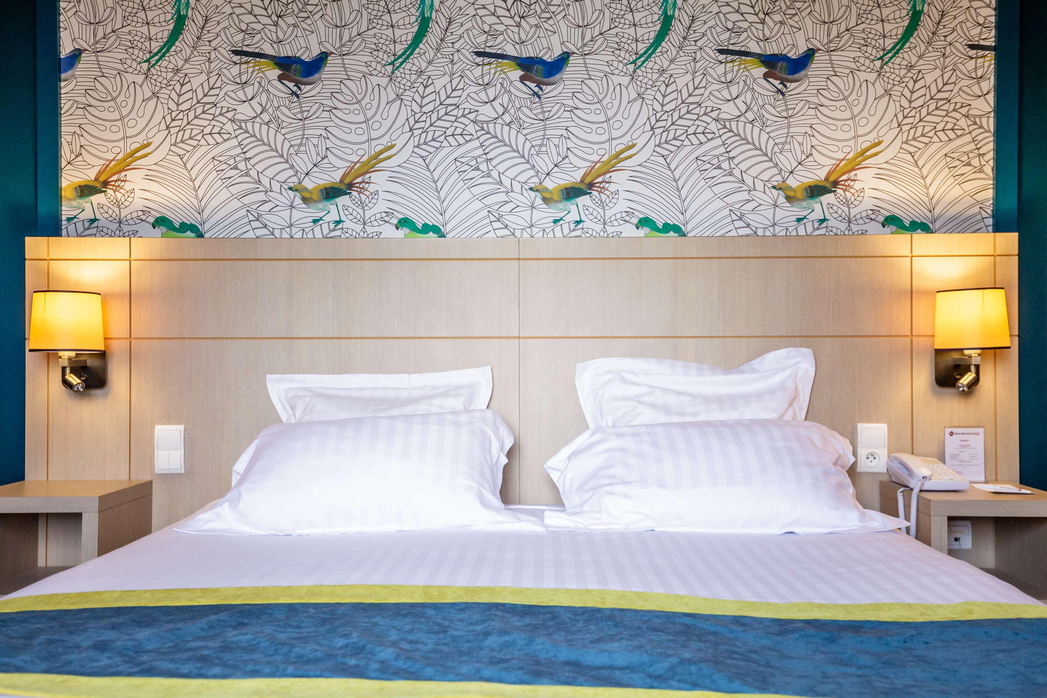 Double Queen Size Bed