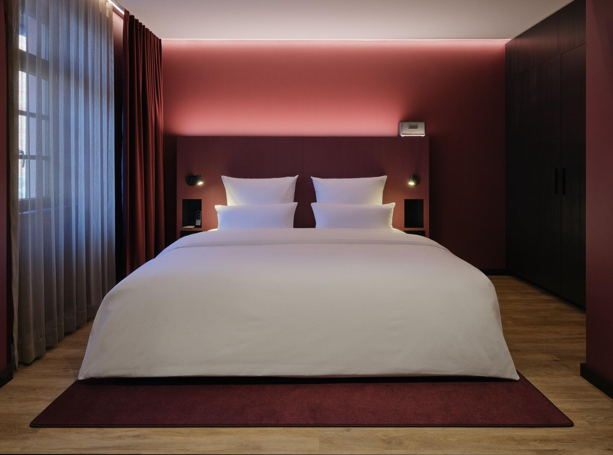 Double Superior King Bed