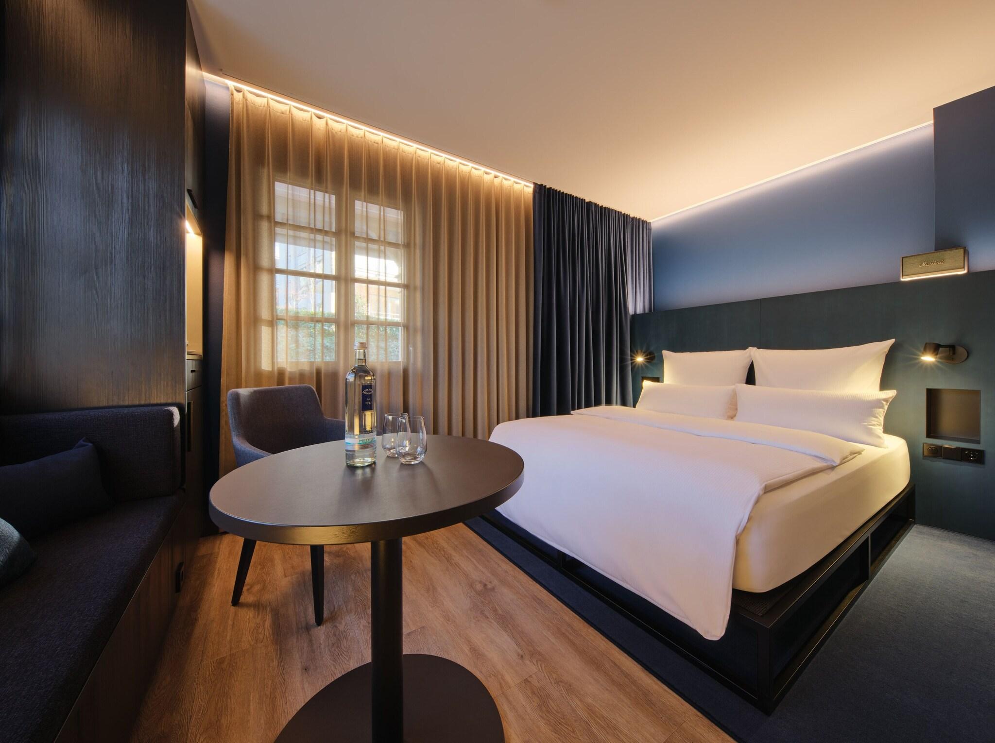 Quadruple Deluxe King Bed