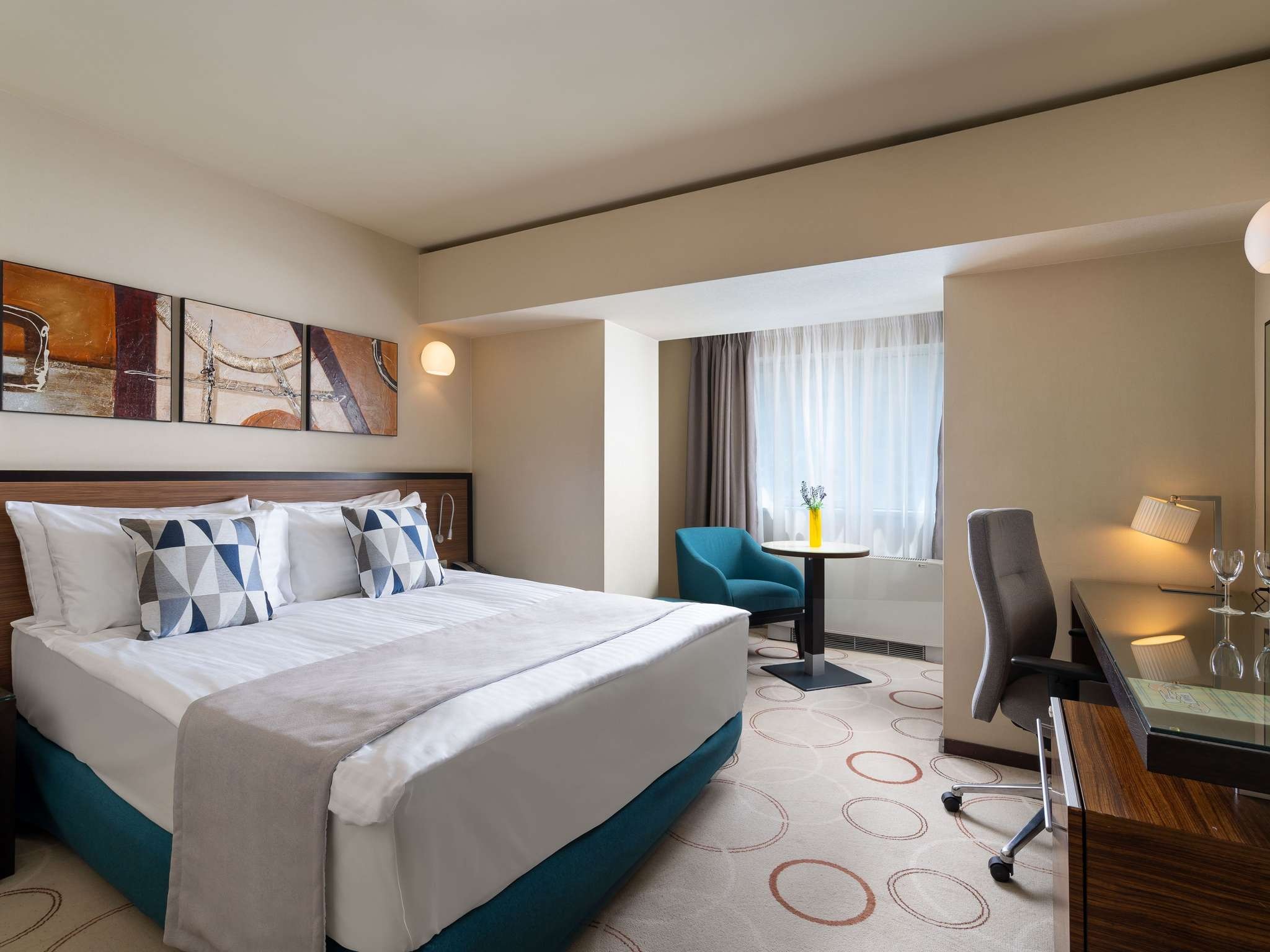 Double Queen Size Bed