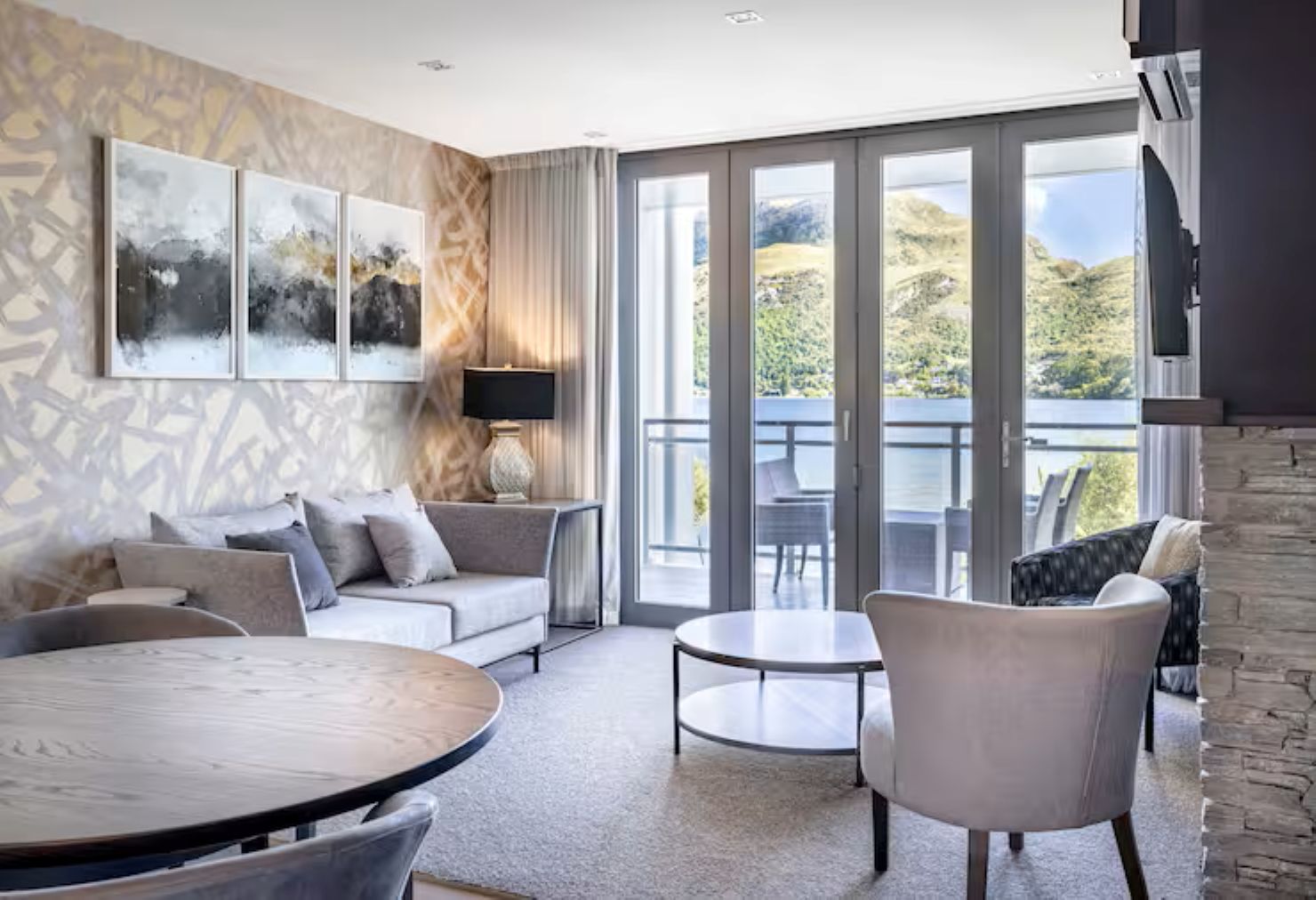 Double or Twin Deluxe Two Bedroom