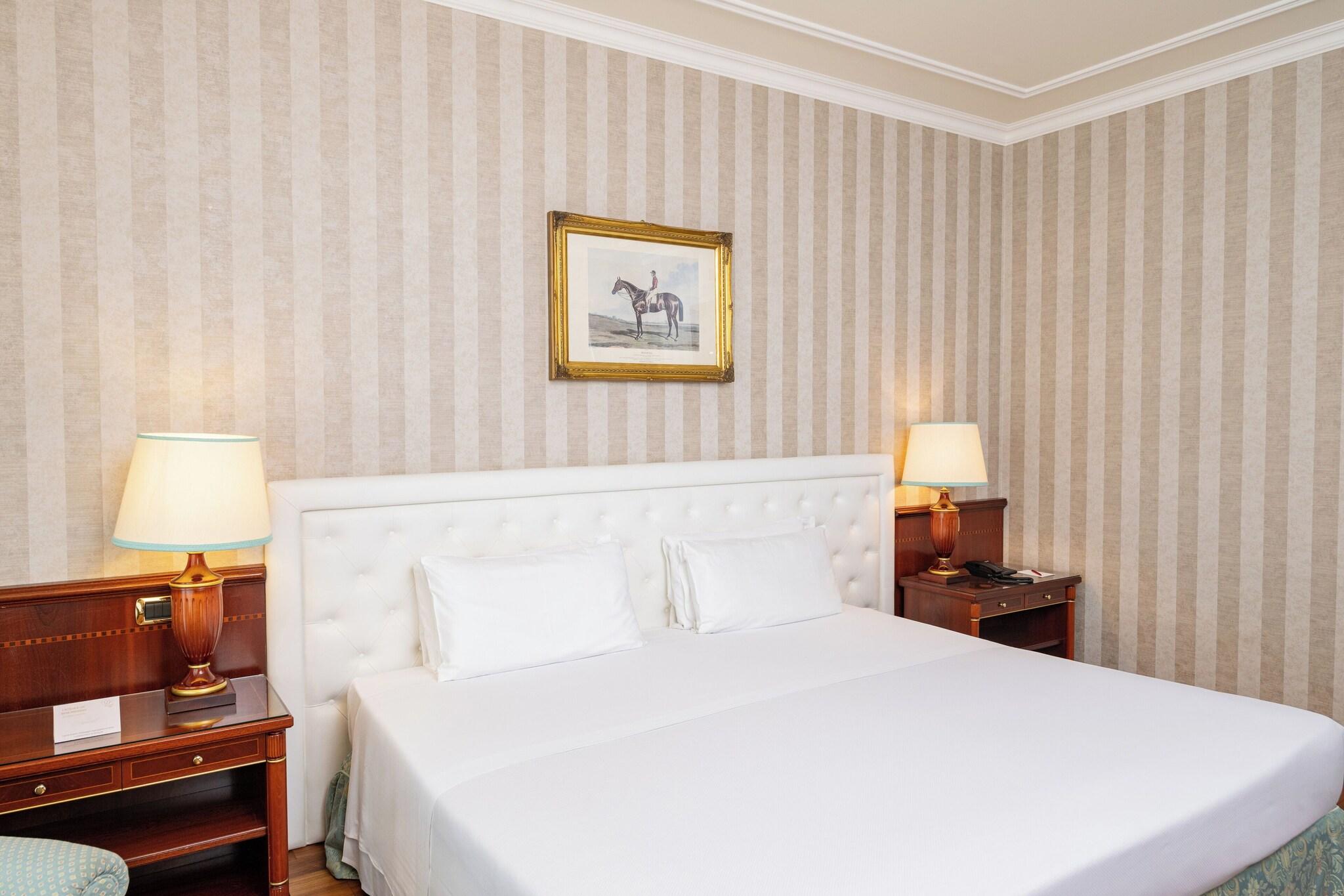 Double Deluxe King Bed