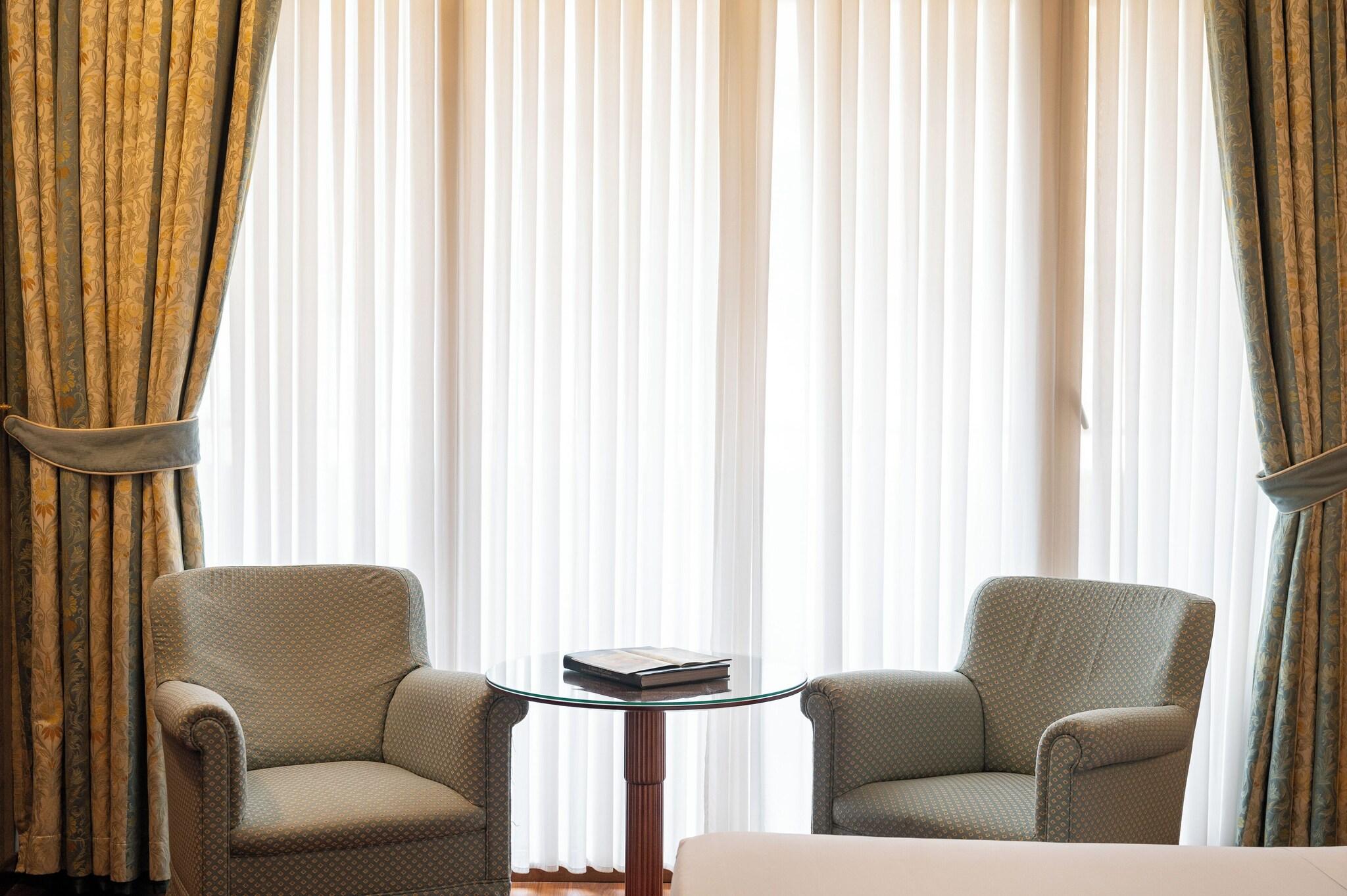 Double Deluxe King Bed