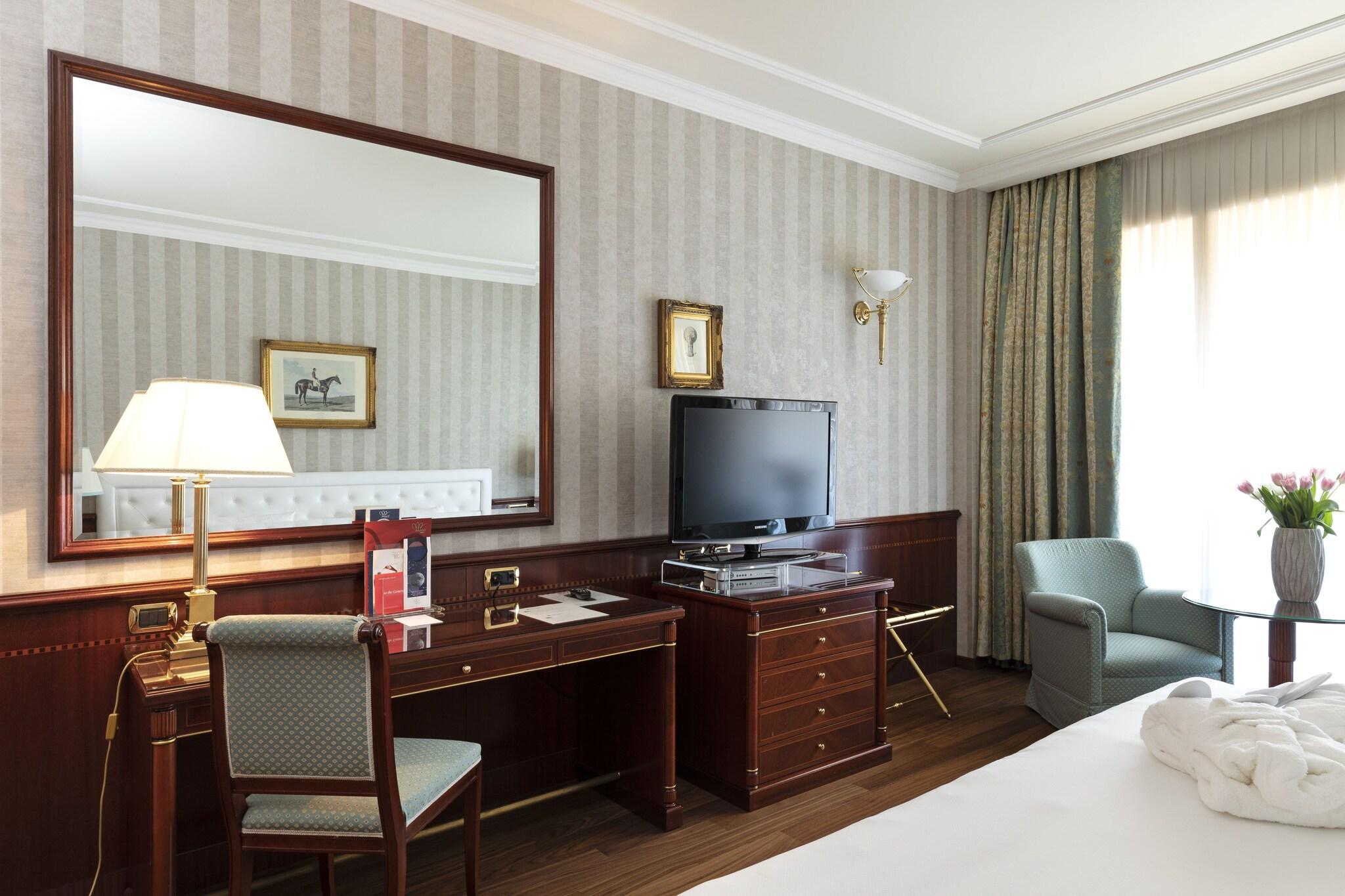 Double Deluxe King Bed