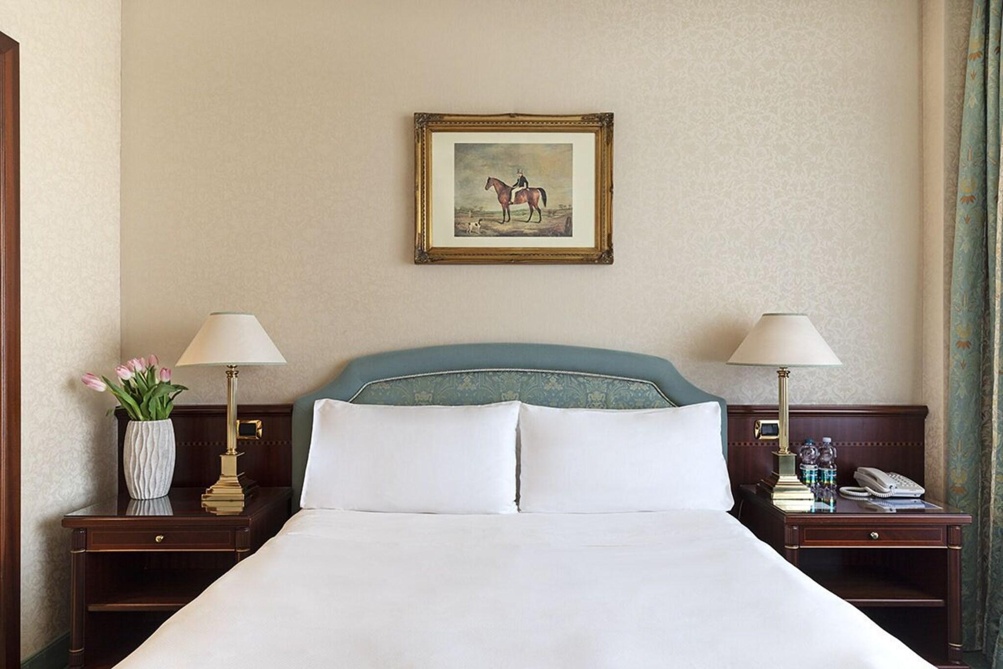 Double Classic Queen Bed