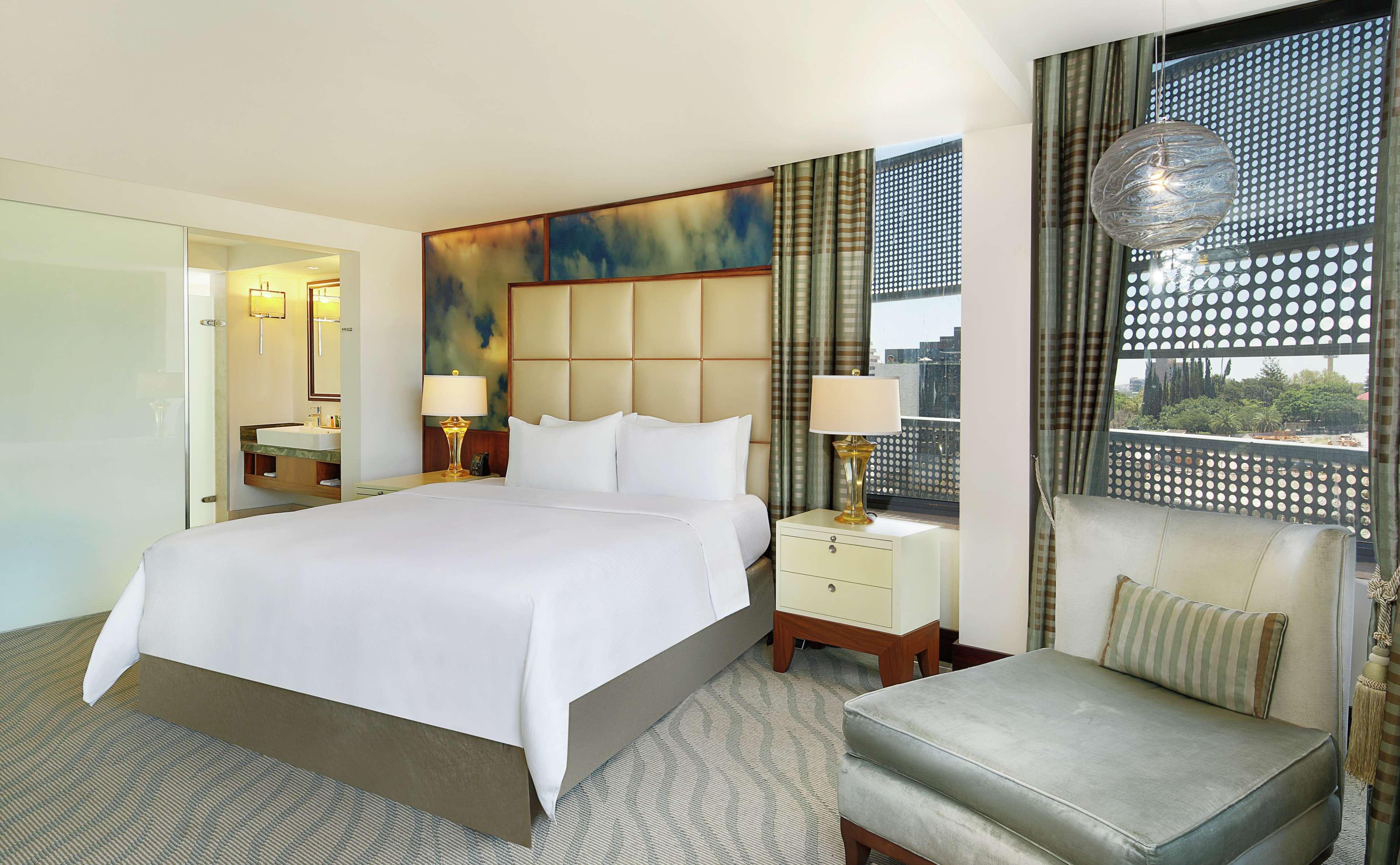 Double Deluxe King Bed