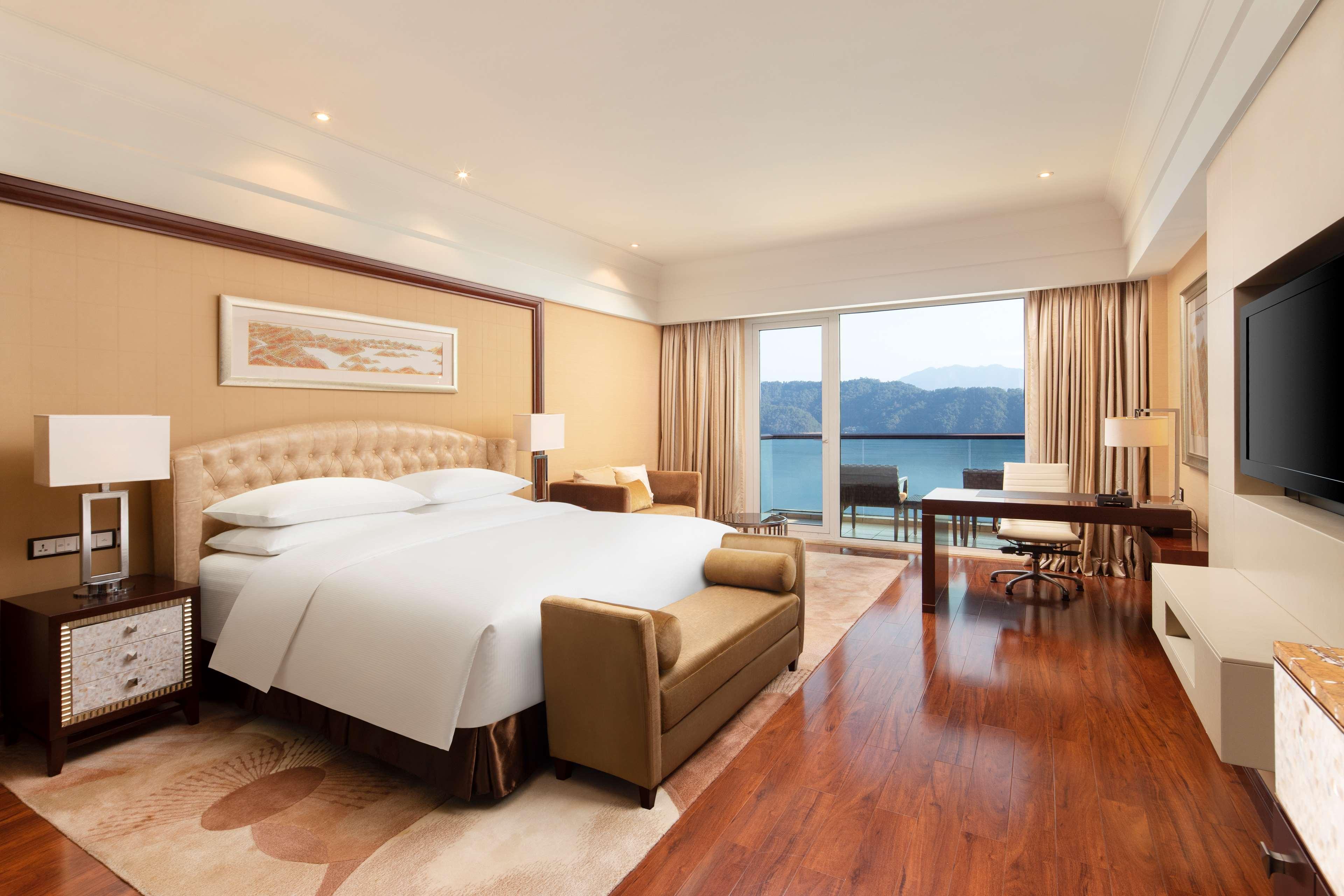 Suite Deluxe Lake View