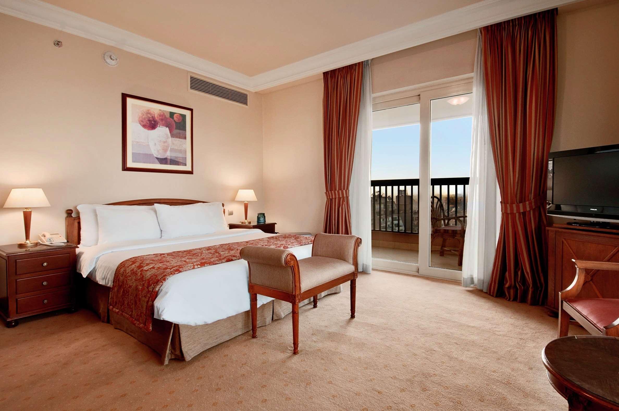 Double Guest Room King Bed