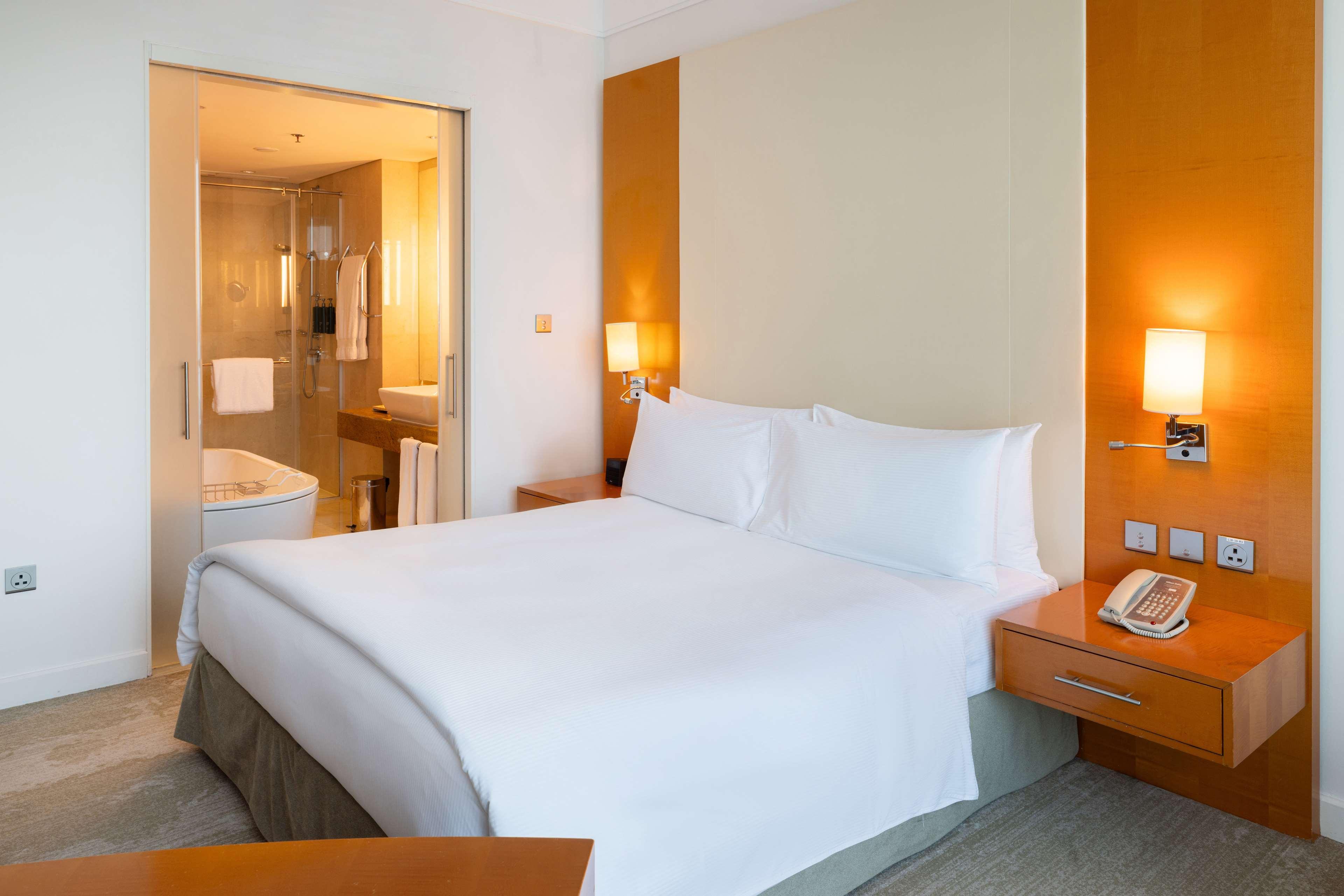 Double Sea View King Bed