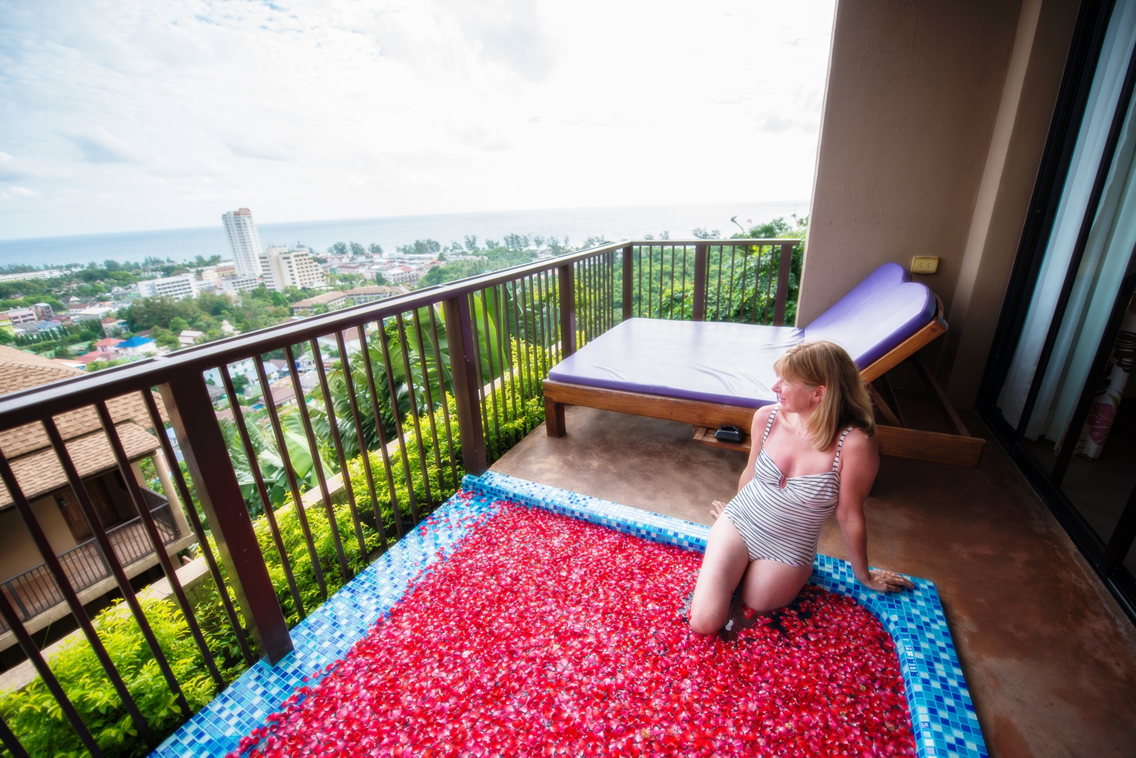 Double or Twin Deluxe with Jacuzzi